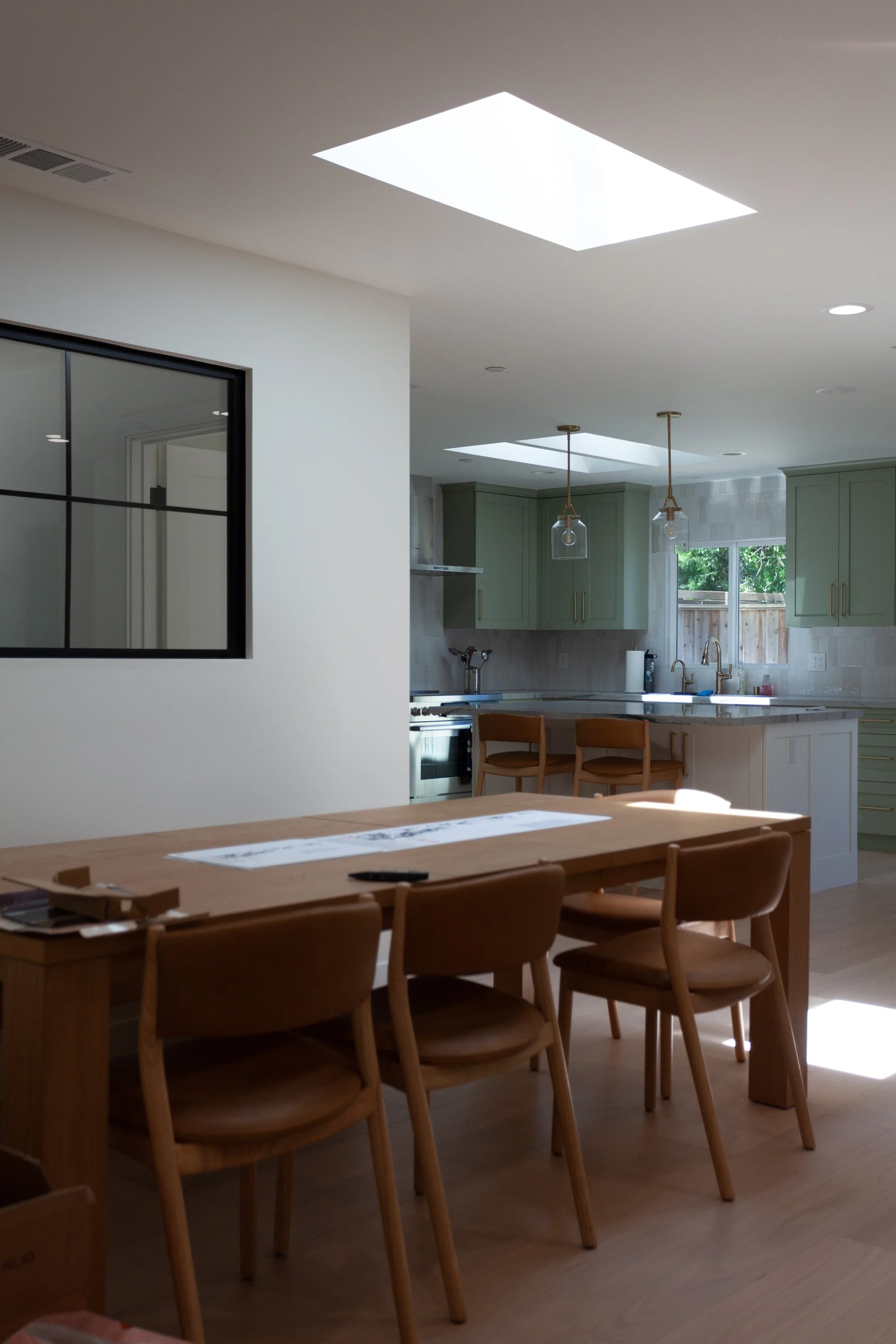 Dining-1.jpg