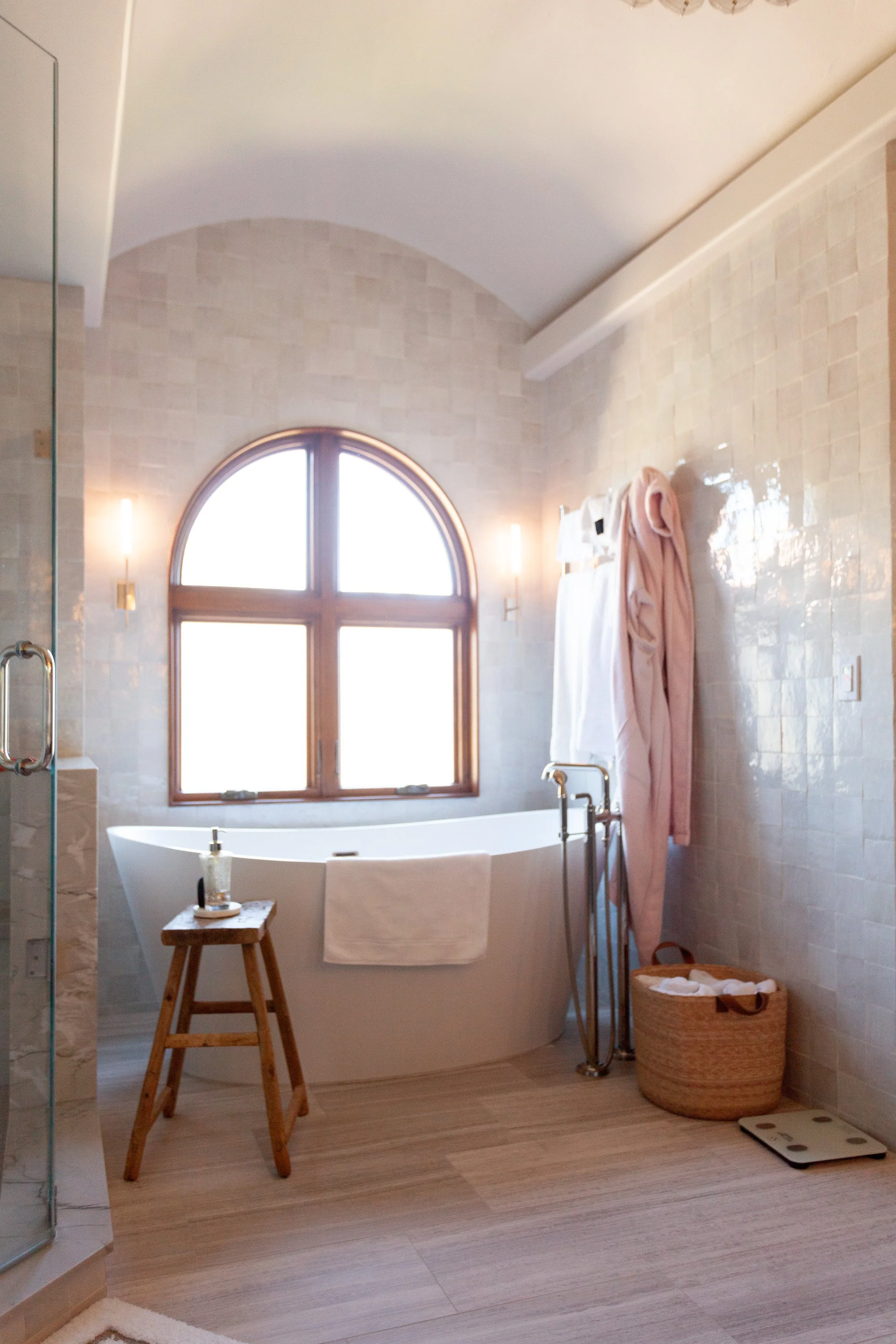 Bathroom Main-0_AAA.jpg
