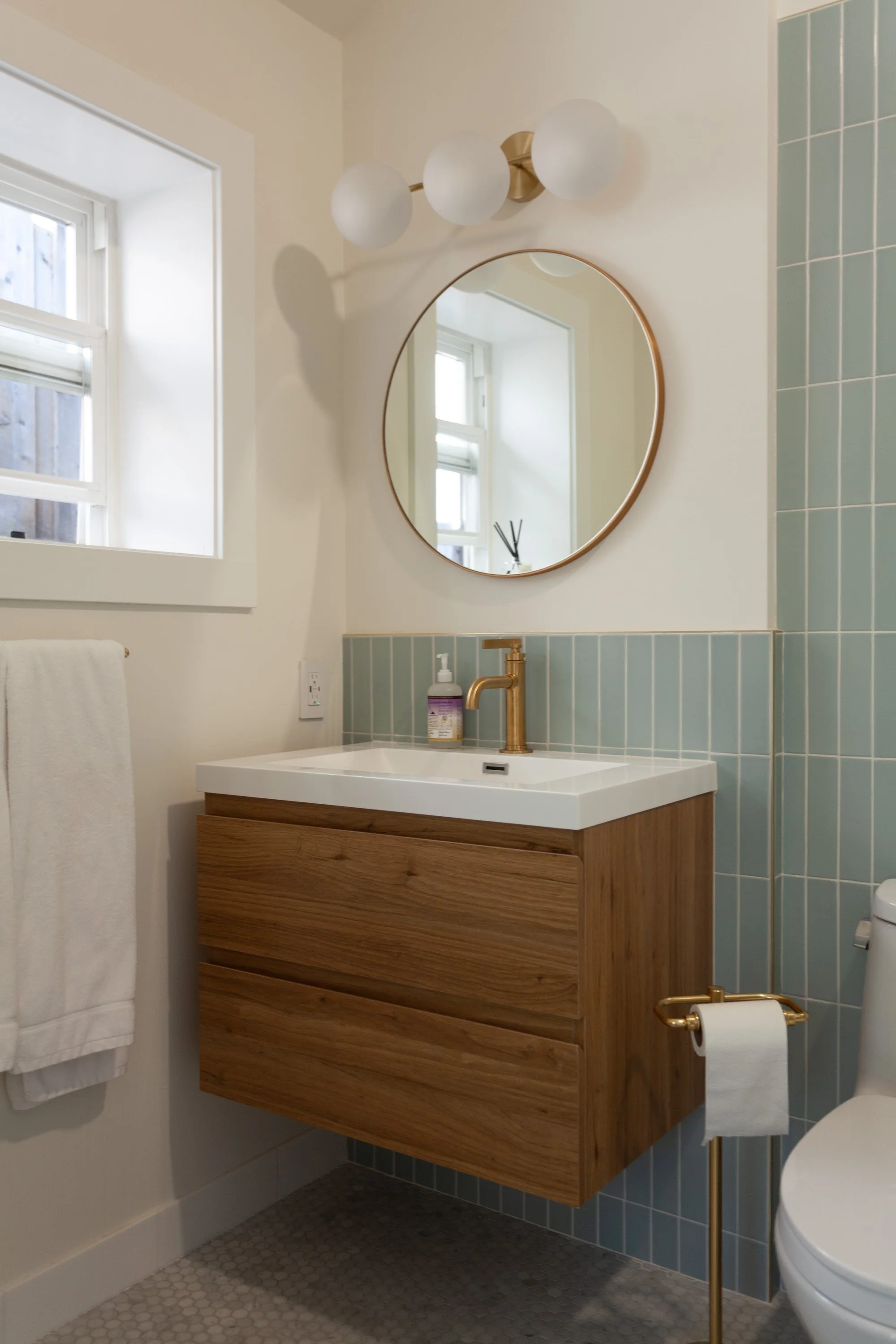 Guest Bathroom-1_AAA.jpg