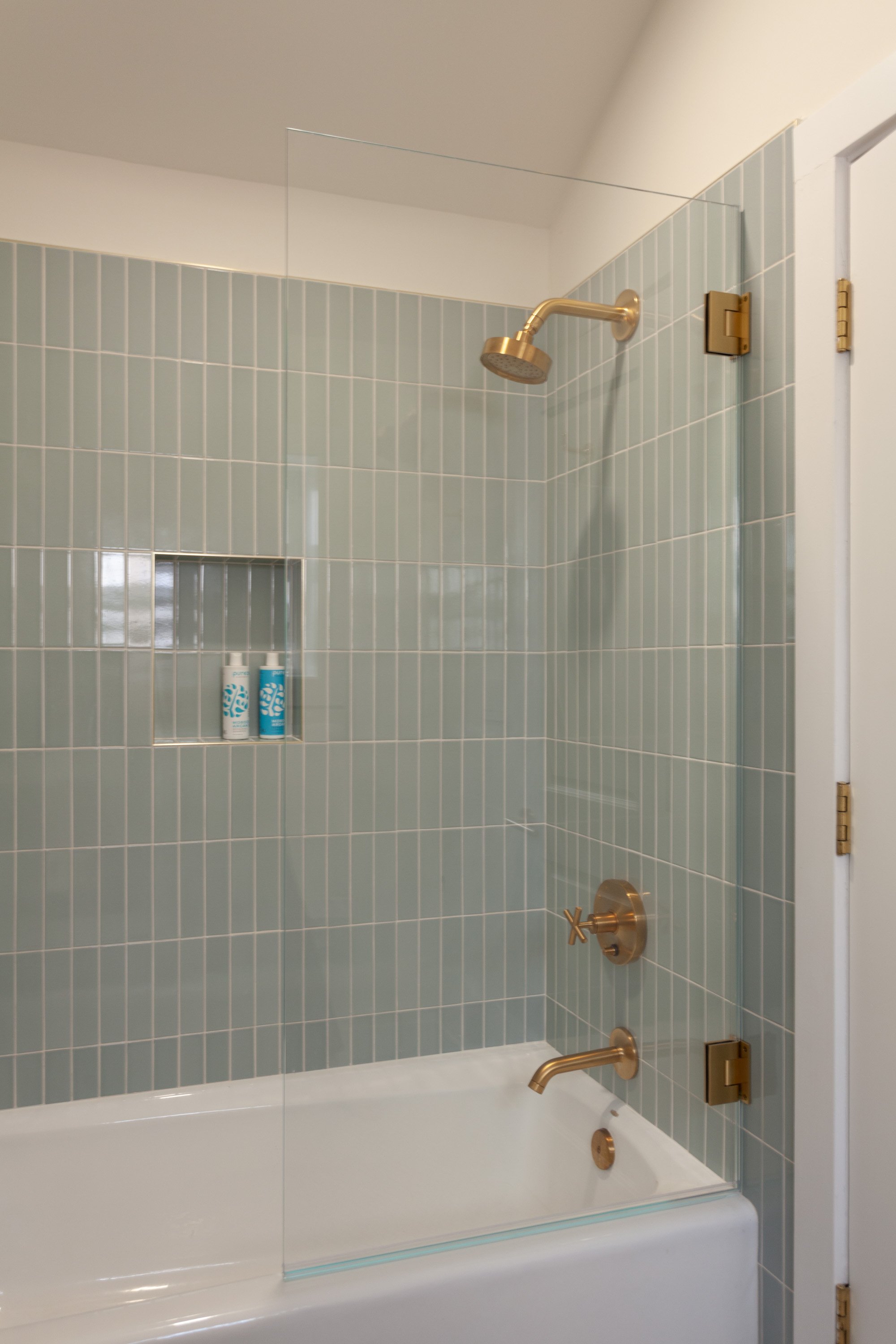 Guest Bathroom-3_AAA.jpg