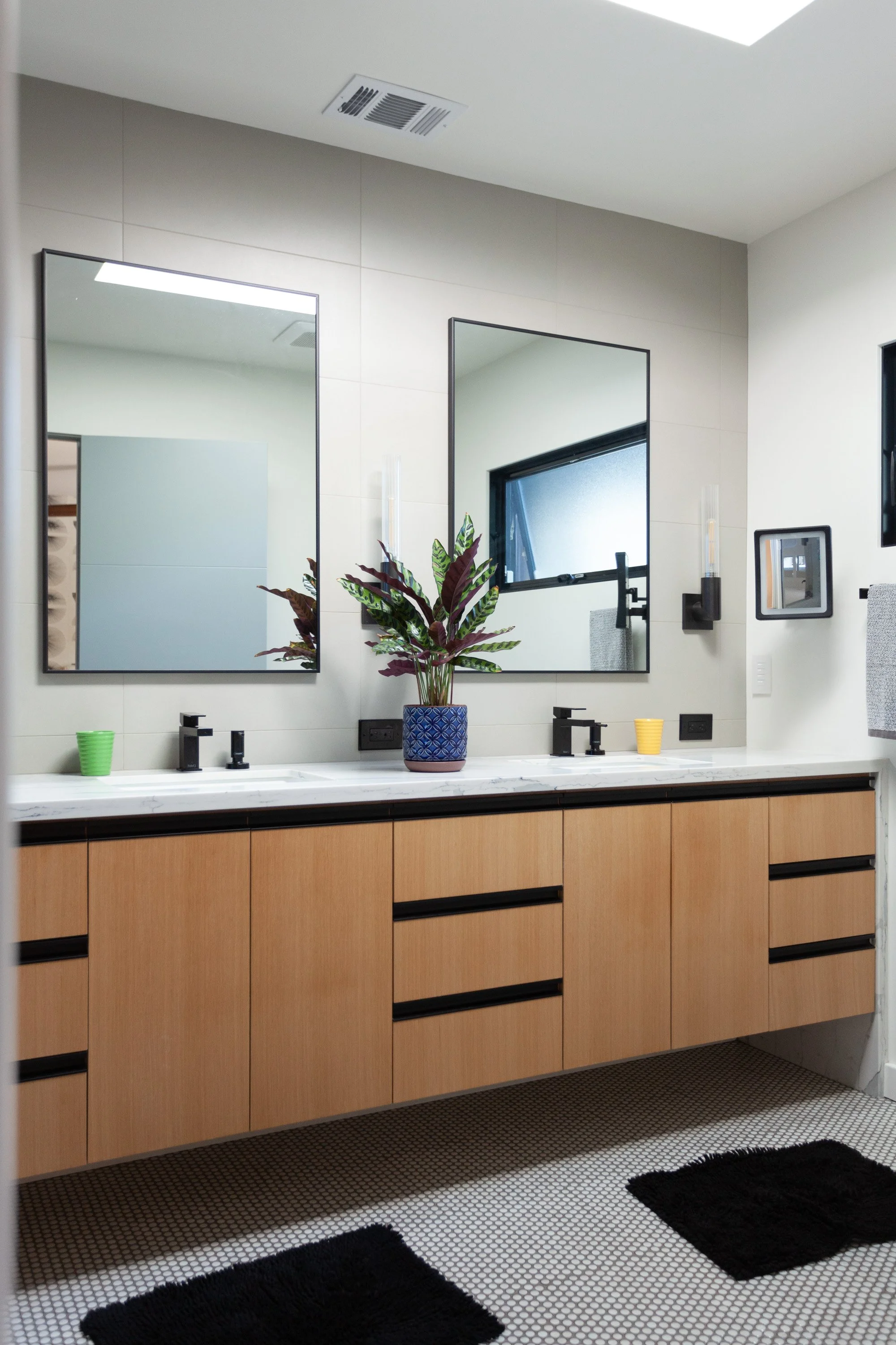 Primary Bathroom-2.jpg