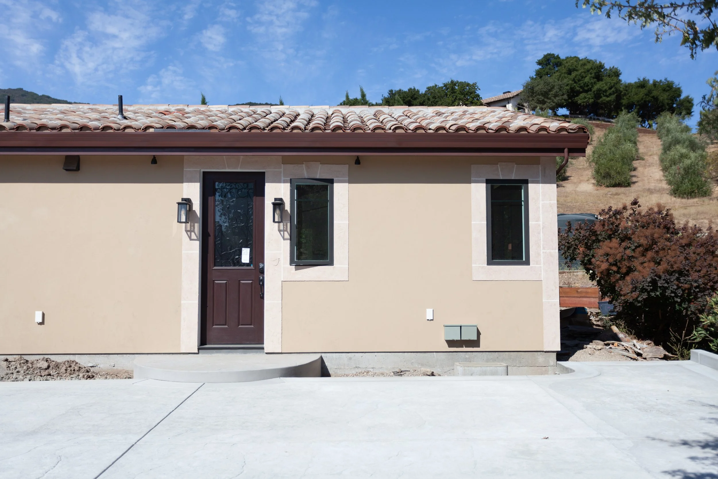 Exterior Front-100.jpg