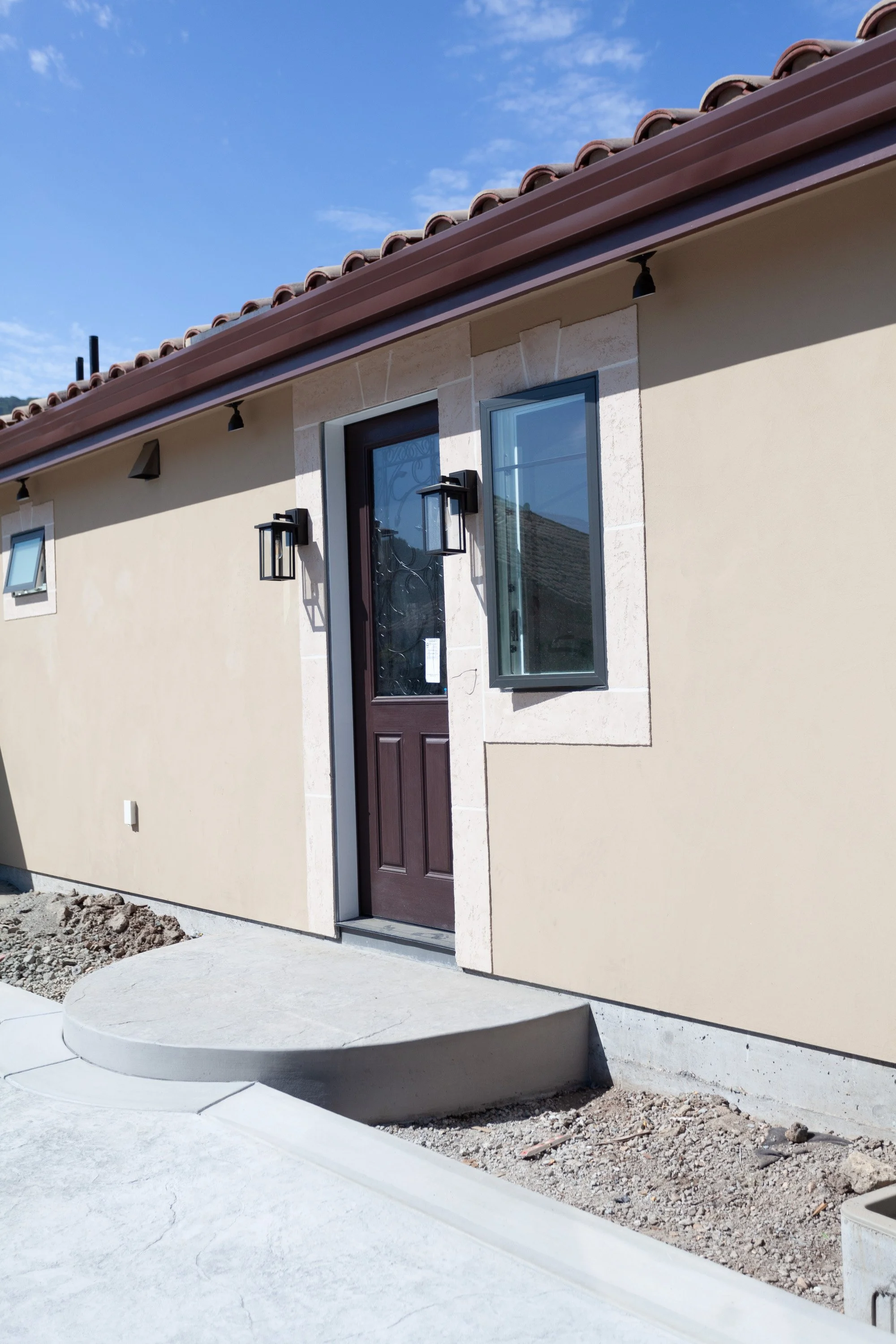 Exterior Front-101.jpg