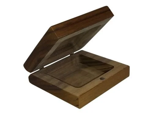 Kinshasa_Holz_open_500px.jpg