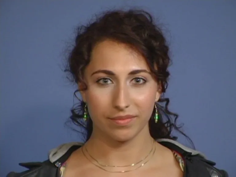 HANNAH ROZE-Snapshot.jpg