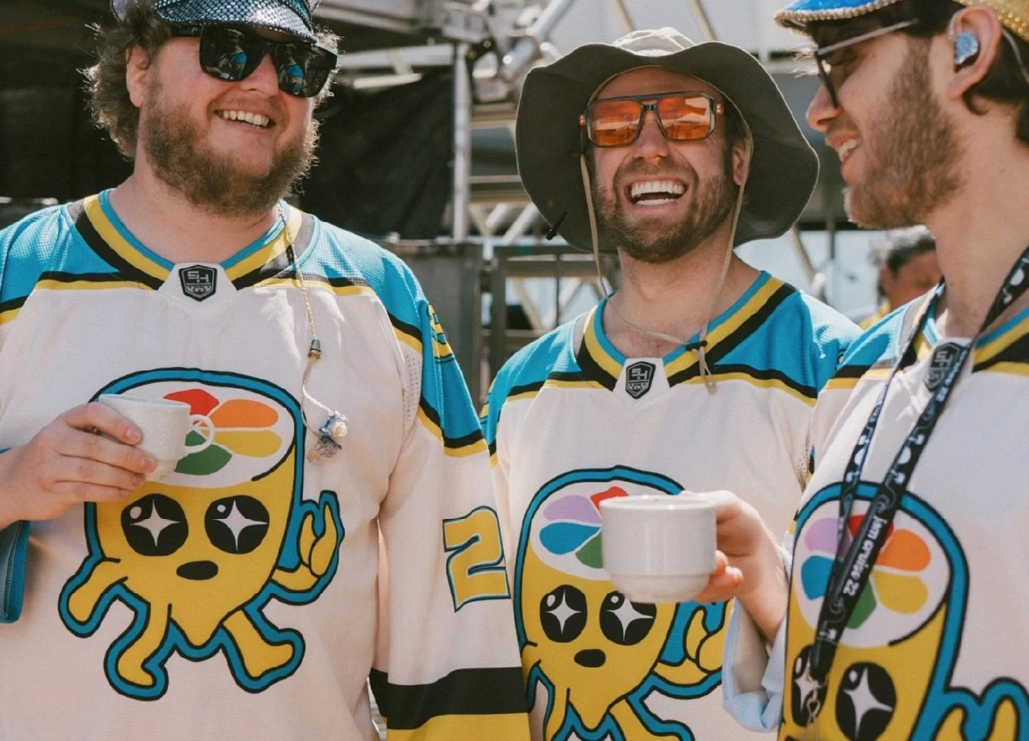  From the band's IG: Cool use of the Kendall Street Company logo!