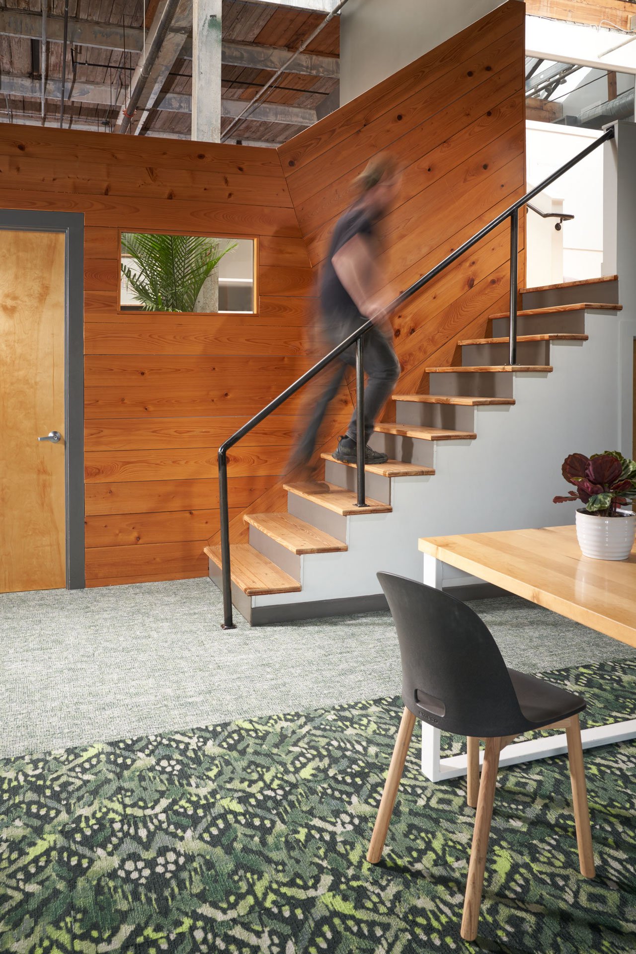 Milliken-The_Space_Between--UNBOUND_TWEED--01386534-VIBRANT_GREEN--Monolithic__ADORN--01386544-VIBRANT_GREEN--Ashlar__4048.jpeg