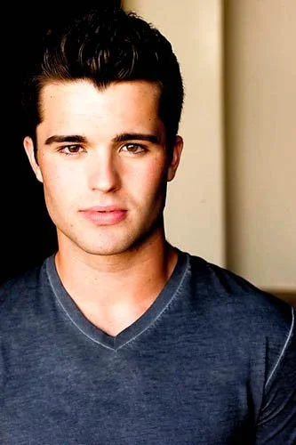spencer-boldman-257276l.jpg