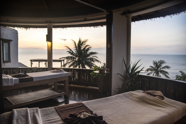 spa experience by beach.jpeg