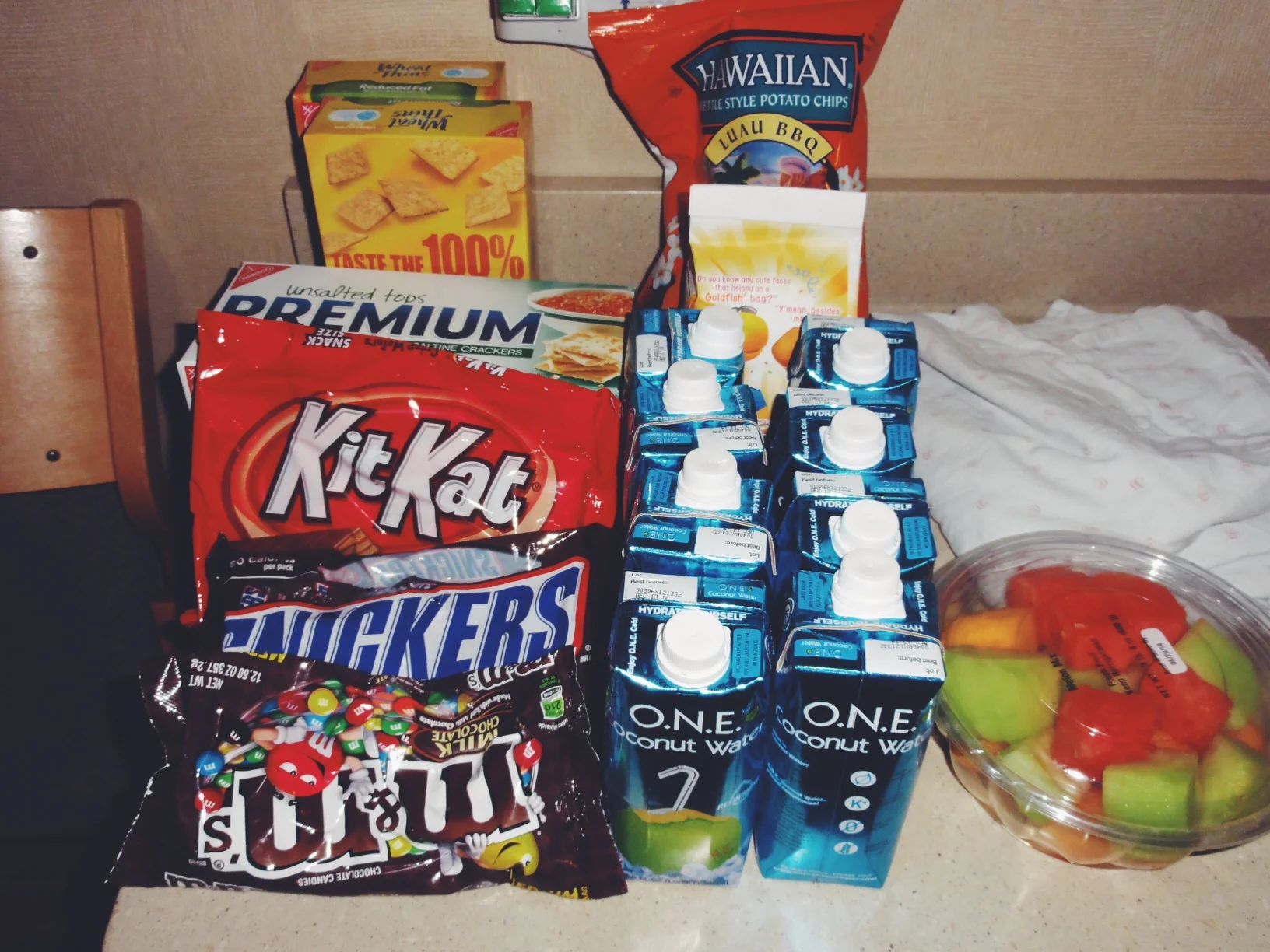 Better than a hotel mini bar. Thank you so much Candace & Dario!!! This was a huge lifesaver, especially after my delivery. 