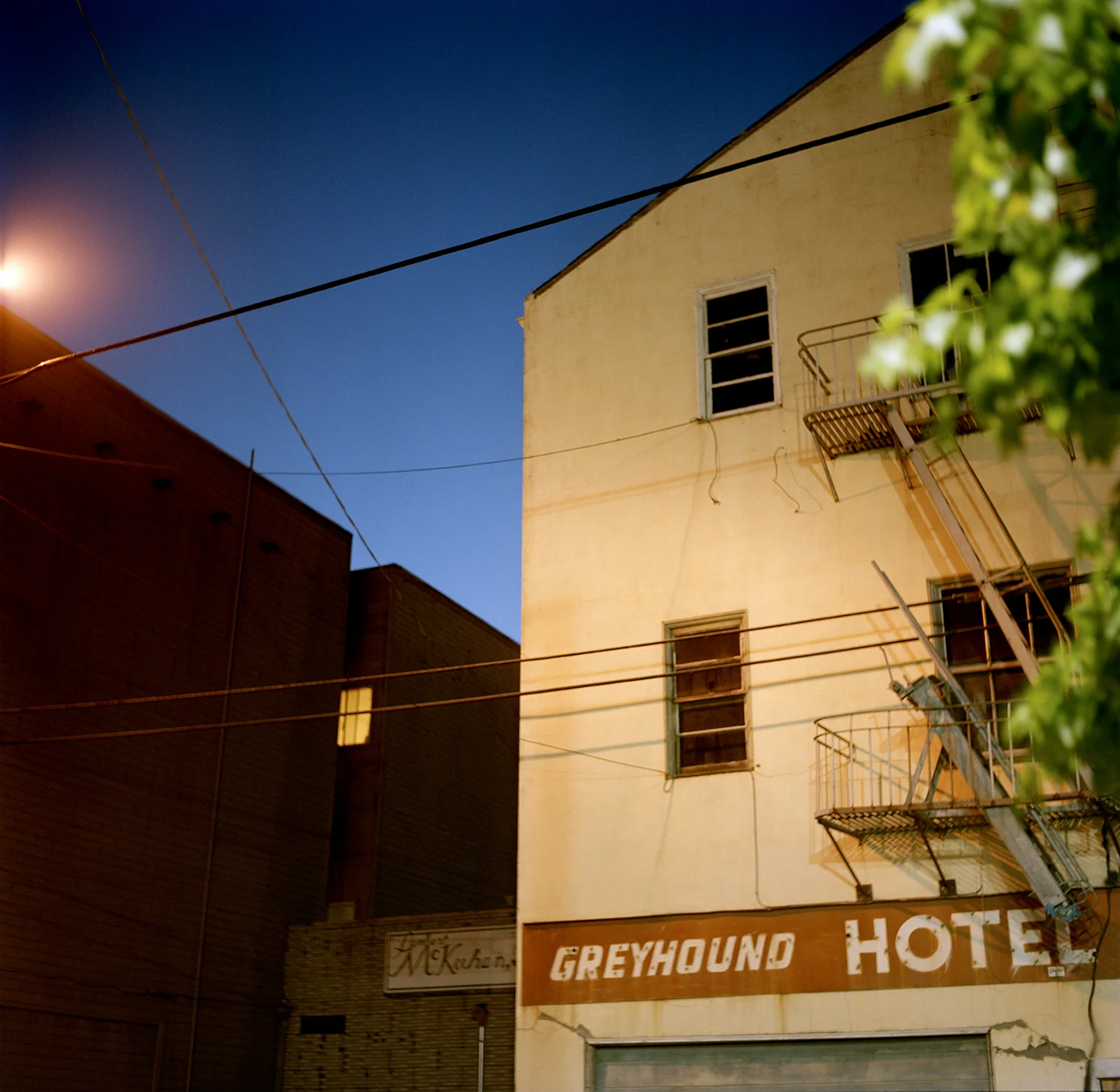 Greyhound Hotel_w.jpg