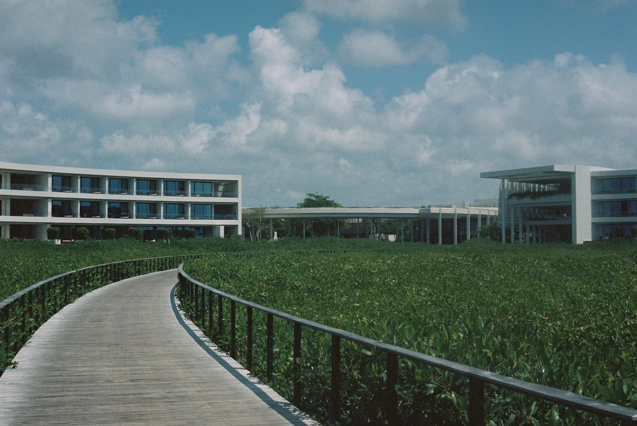 R1-01018-0016.jpg