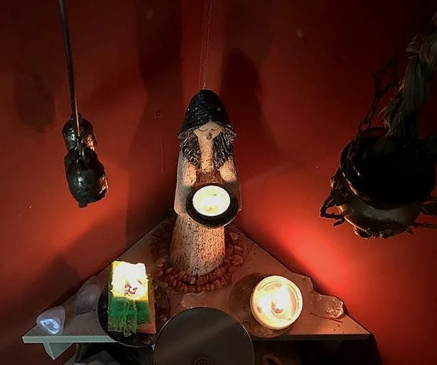 Pagan+altar%2C+spirituality%2C+Brigid%2C%2C+candles+5.jpg