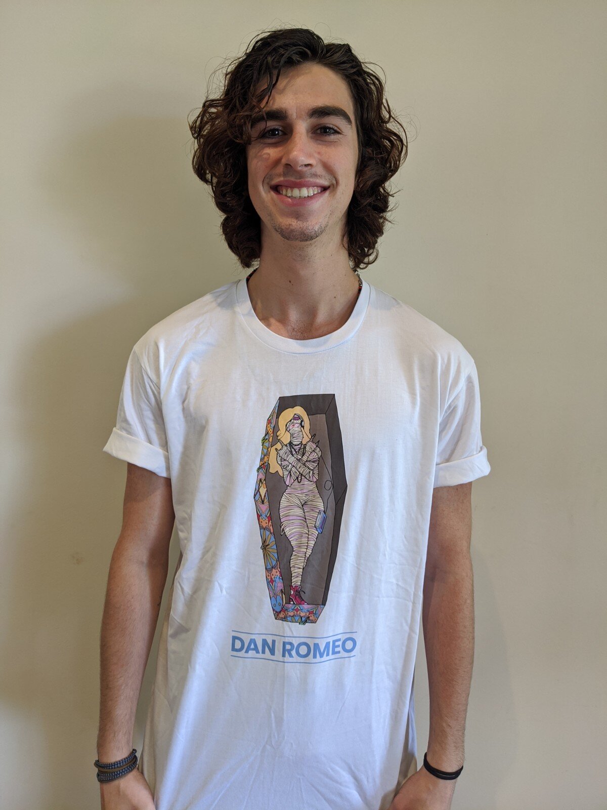 UNISEX WHITE COLOURED LOGO