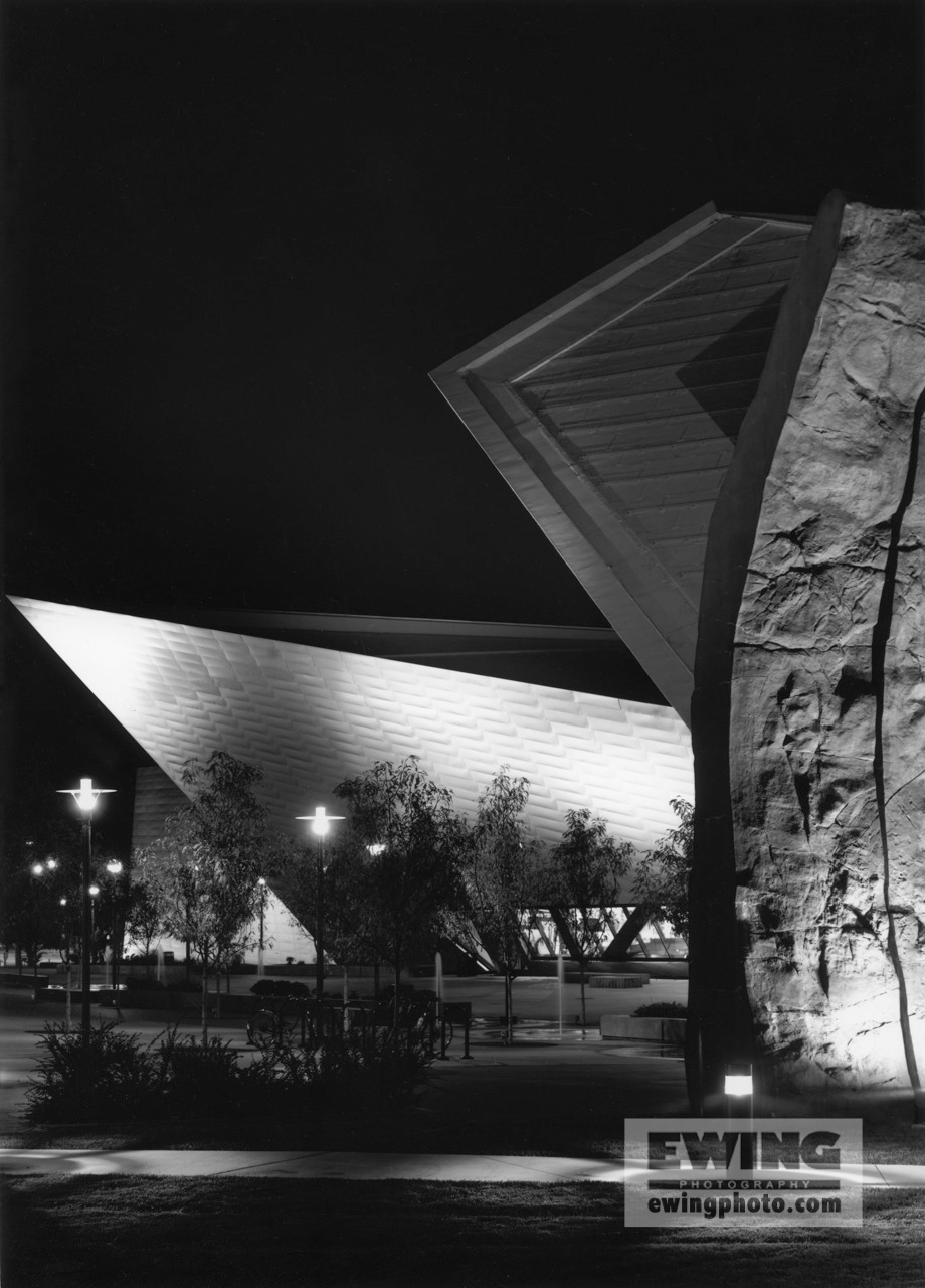 Night, Denver Art Museum Hamilton Building, Denver Colorado 