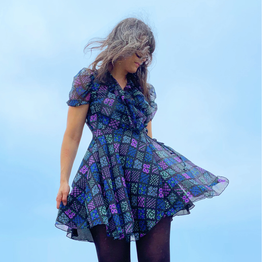 THE FLOATIEST SILK DRESS EVER, A STRUGGLE: ANNA SUI VOGUE V1178