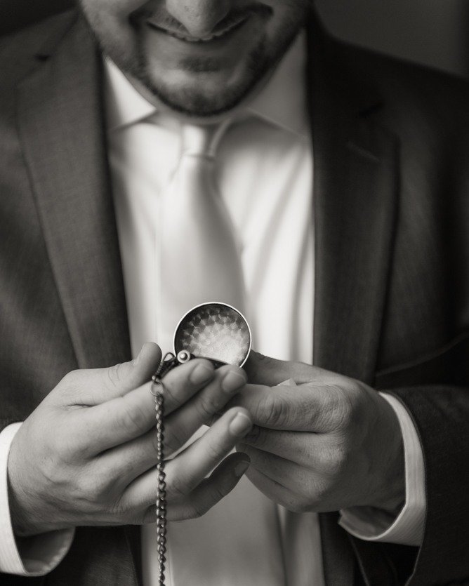 #livethelittlethings #lookslikefilm #loveauthentic #mainewedding #maineweddingphotographer #newenglandweddingphotographer #newenglandweddingphotography #newhampshireweddingphotographer #nhgroom #nhweddingphotographer #nhweddingphotography #photobugco