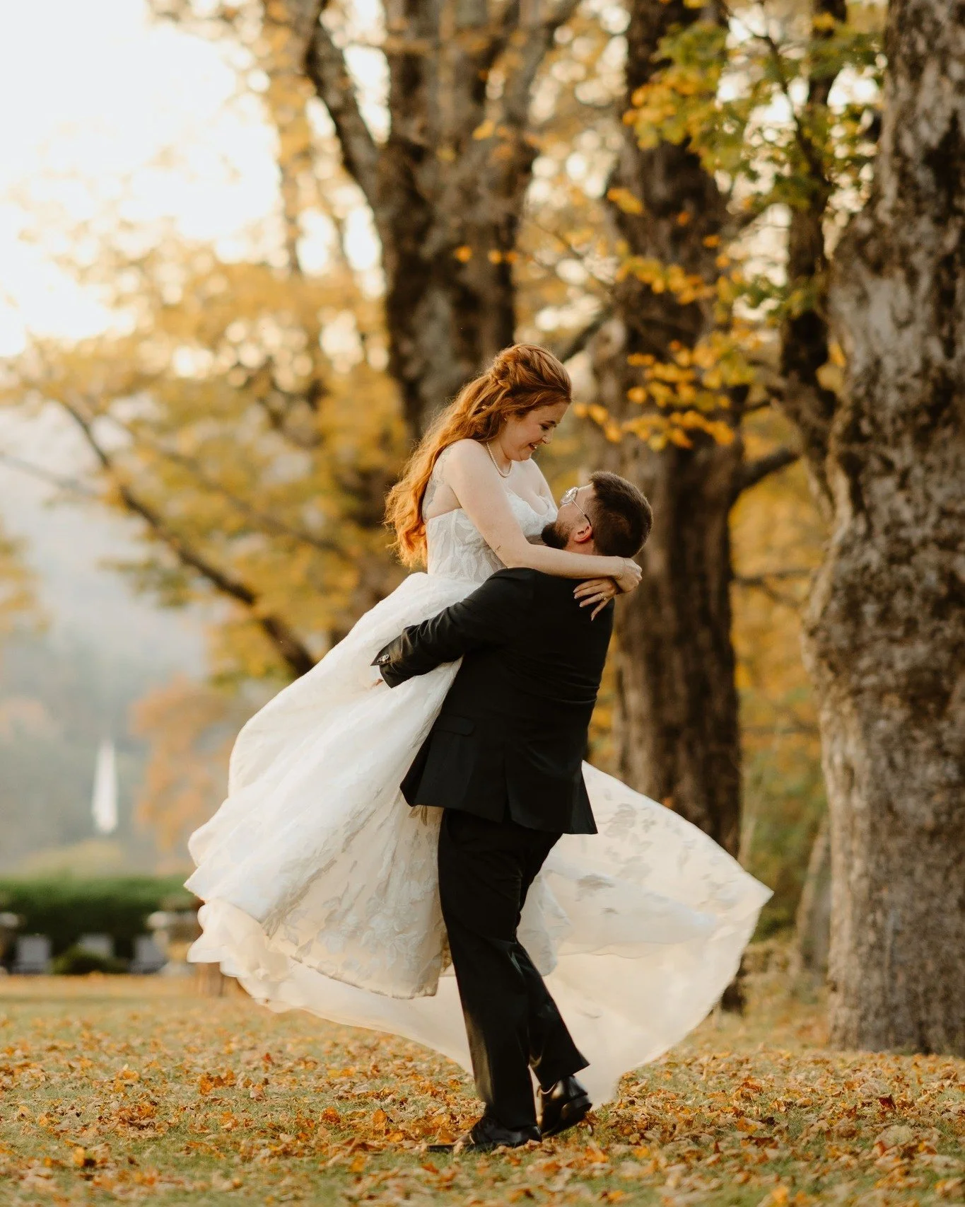 Loving these fall colors and tones from Jesse and Brandon's wedding 🍂