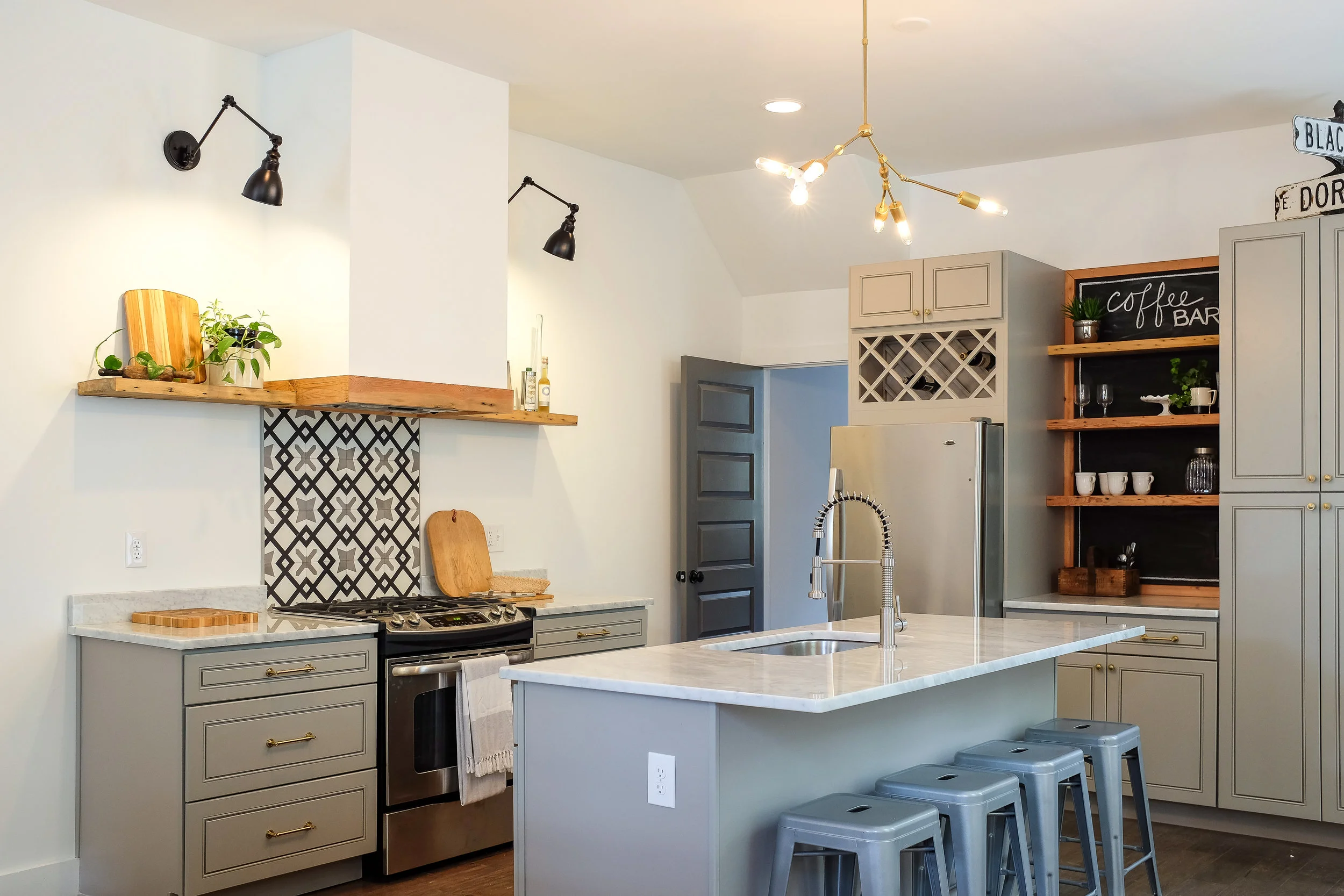 How To Design A Custom Range Hood — FlippinWendy