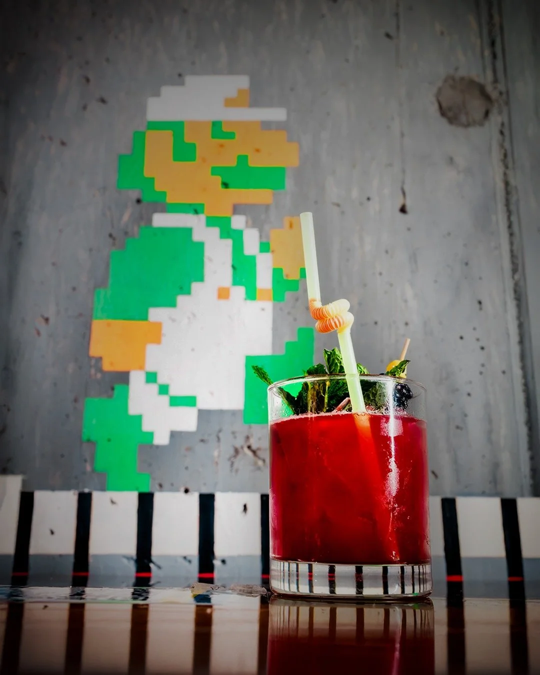 The Clash at Demonhead is here to level up your night. Containing Irish whiskey, bergamot liqueur, blackberry, lemon &amp; mint. 

Defeat the boss in one sip 🥊🍹

#roxysarcade #arcadebar #retrogaming #arcadegames #pinball #coinop #retrogamer #gaming
