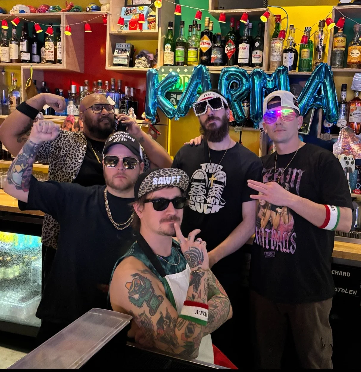 Taxi sono qui! 🚕  Happy New Year from the Shore!