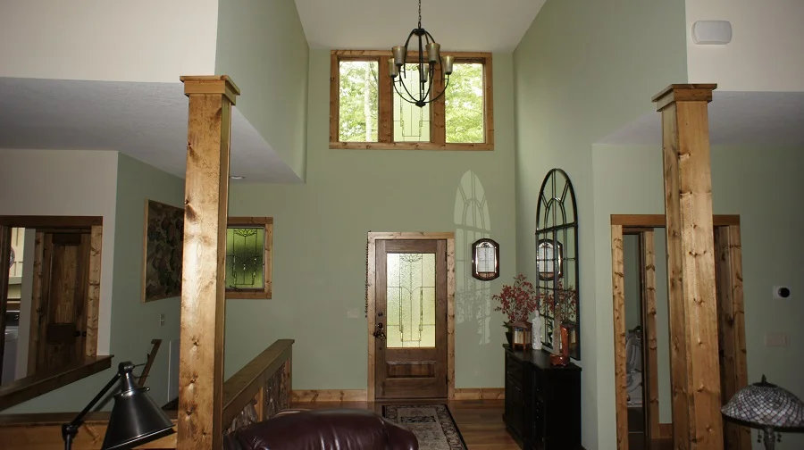 Sassafres - Inside Front Door.jpg