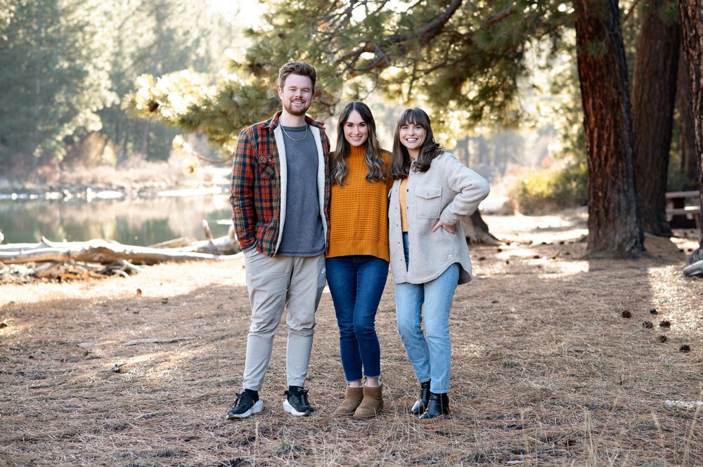 Bend Oregon Portrait Photographer Miranda Kelton Photography Kelly Rocklein Outdoor Family Photoshoot