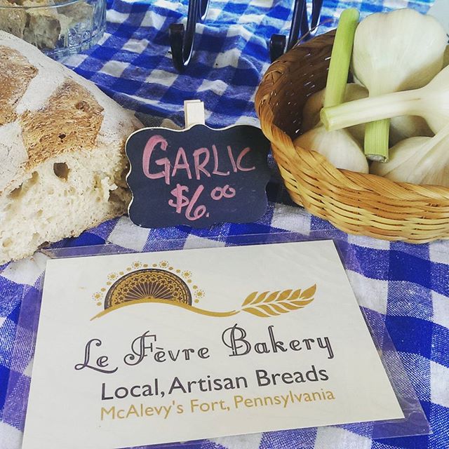 Special feature today: Sourdough Garlic with local fresh garlic
Garlic bulbs also for sale at Hemmabest Farm!
