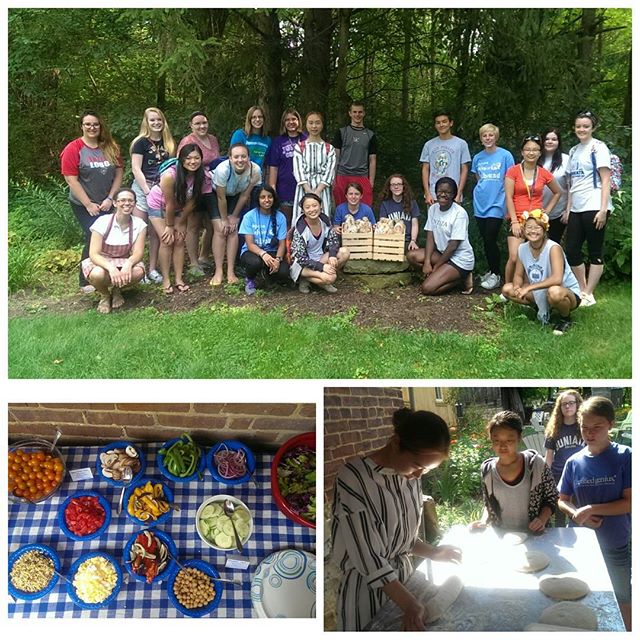 It was so fun hosting this group of incoming #juniatacollege students at the bakery on Monday! They helped me shape and bake 24 loaves that we donated to the soup kitchen. And that beautiful salad bar you see? Courtesy of #huntingdonfarmersmarket!
#inbound #communityservice #buyfreshbuylocal #backtoschool