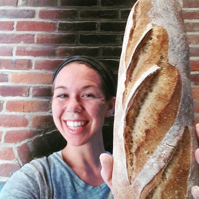 Sometimes I involuntarily giggle with joy when a bake is going well and I pull a particularly beautiful loaf out of the oven. Today is one of those days. This is one of those loaves. :) #buyfreshbuylocal #lovewhatyoudo #artisanbread