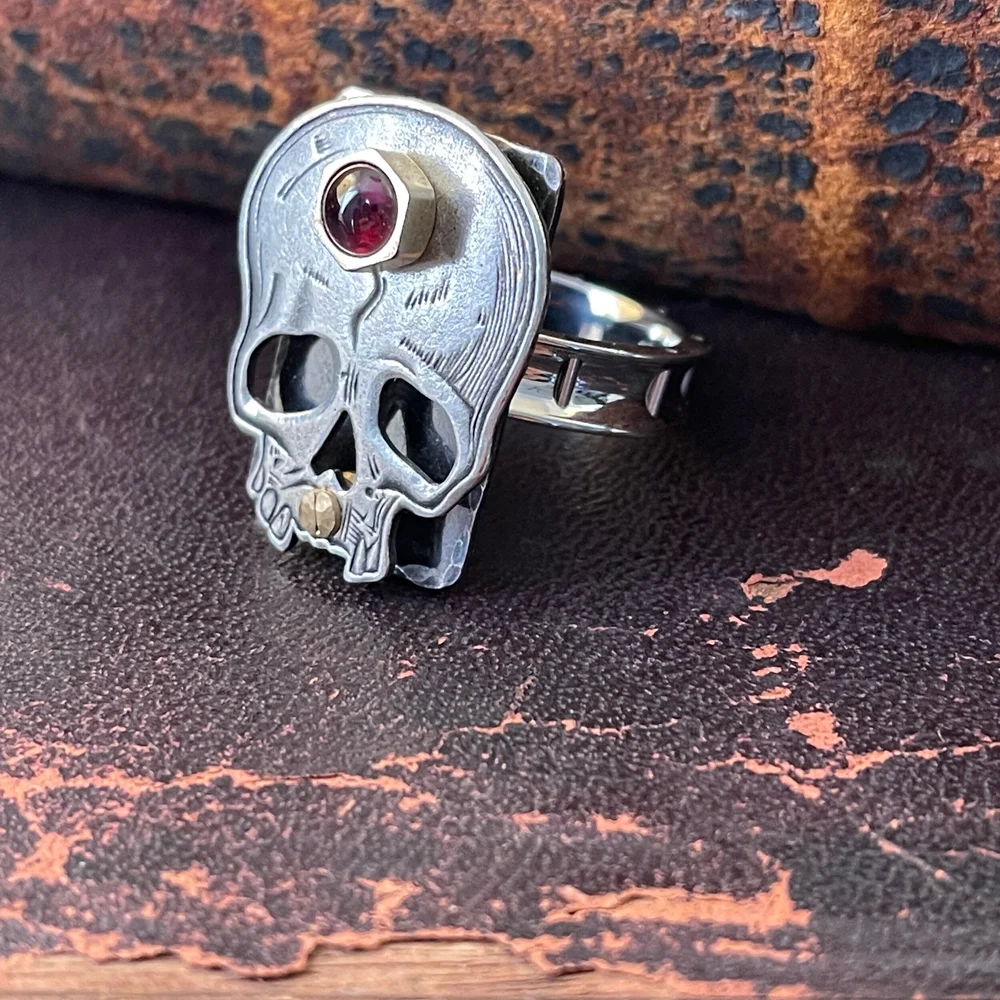 Garnet shop skull ring