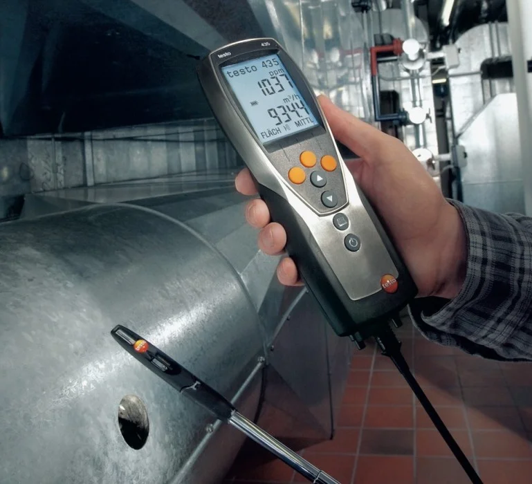 testo-435-measuring-flow-velocity-in-ventilation-ducts_iz.jpg