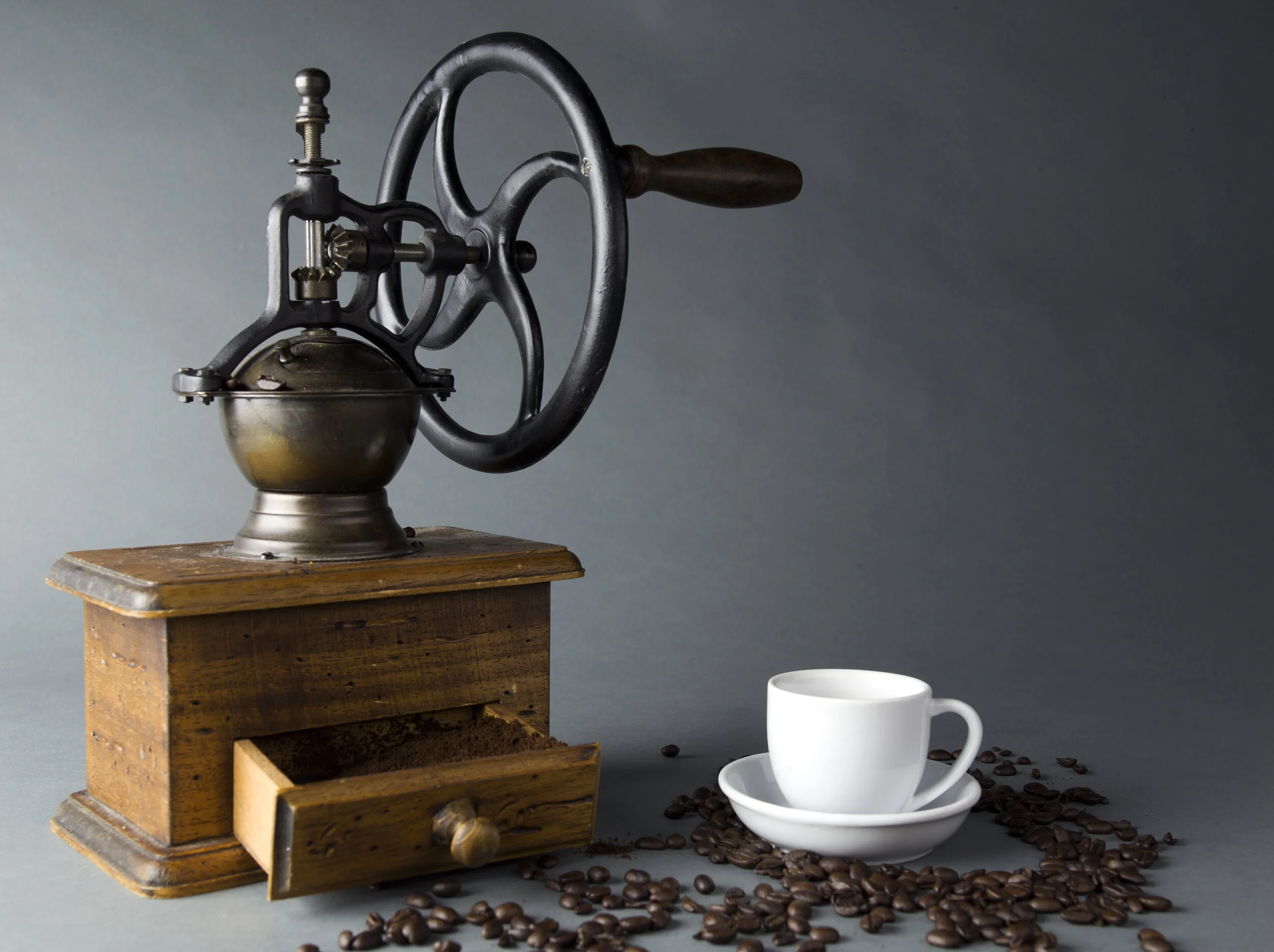 Connelly_Rhonda_coffeegrinder.jpg