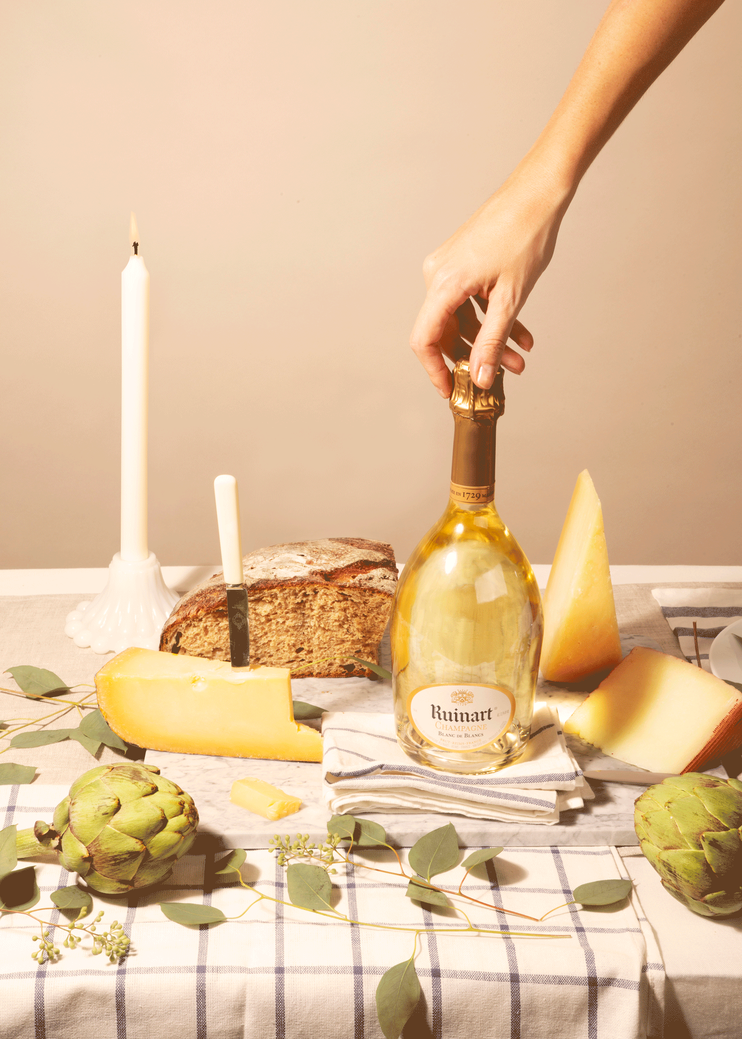 Marzia_Gamba_Ruinart_Champagne_DIning.gif