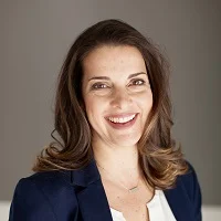 Monica Klausner, Veestro