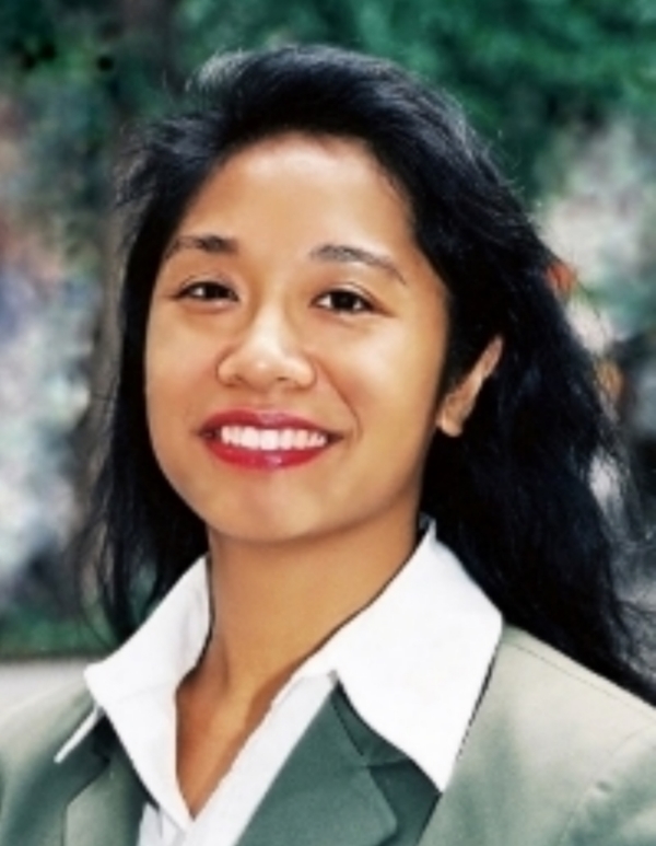VeronicaGuzman_headshot_604-2_cropped_136kb.jpg