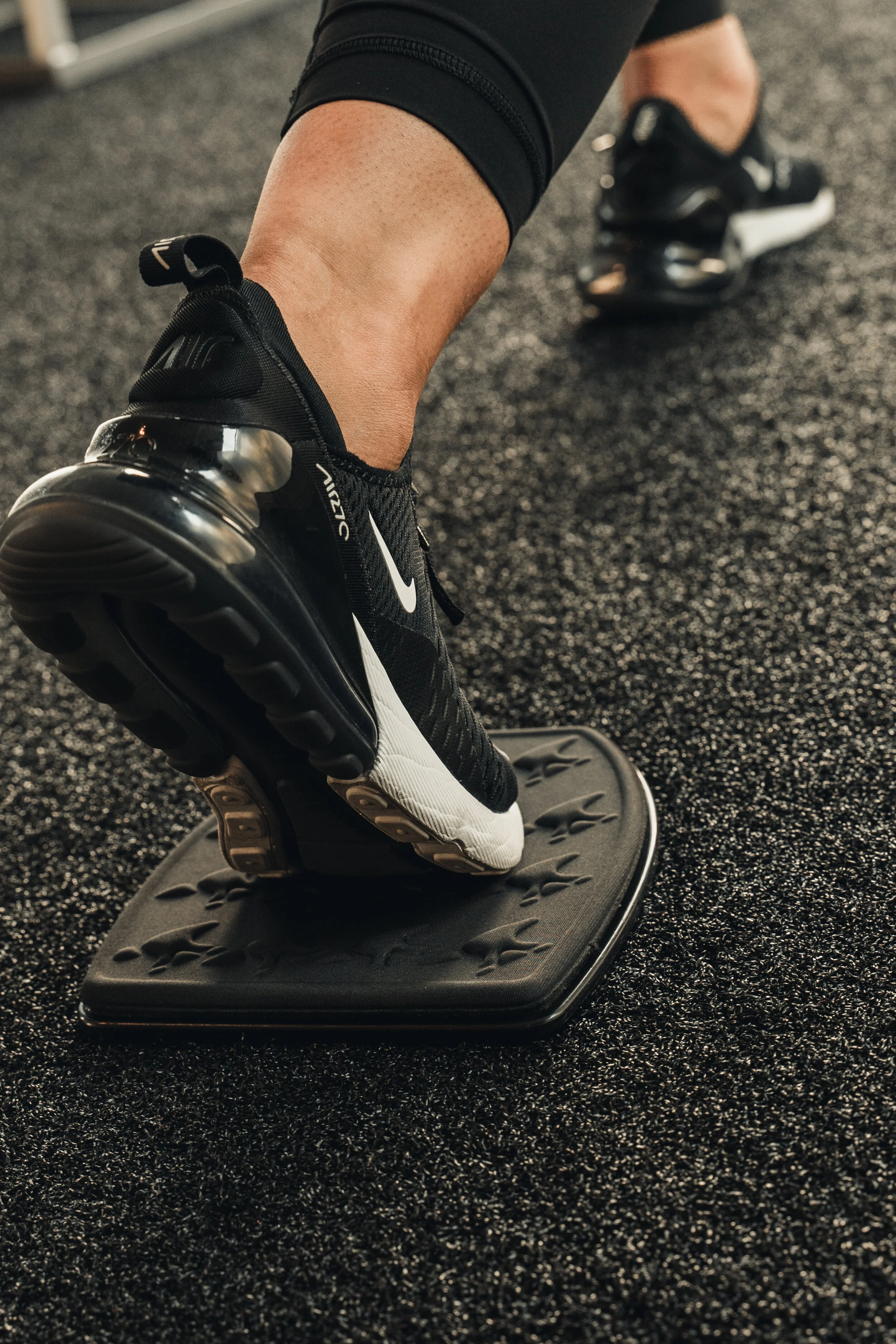 Closed-Chain Gliders (C.C.G's) 