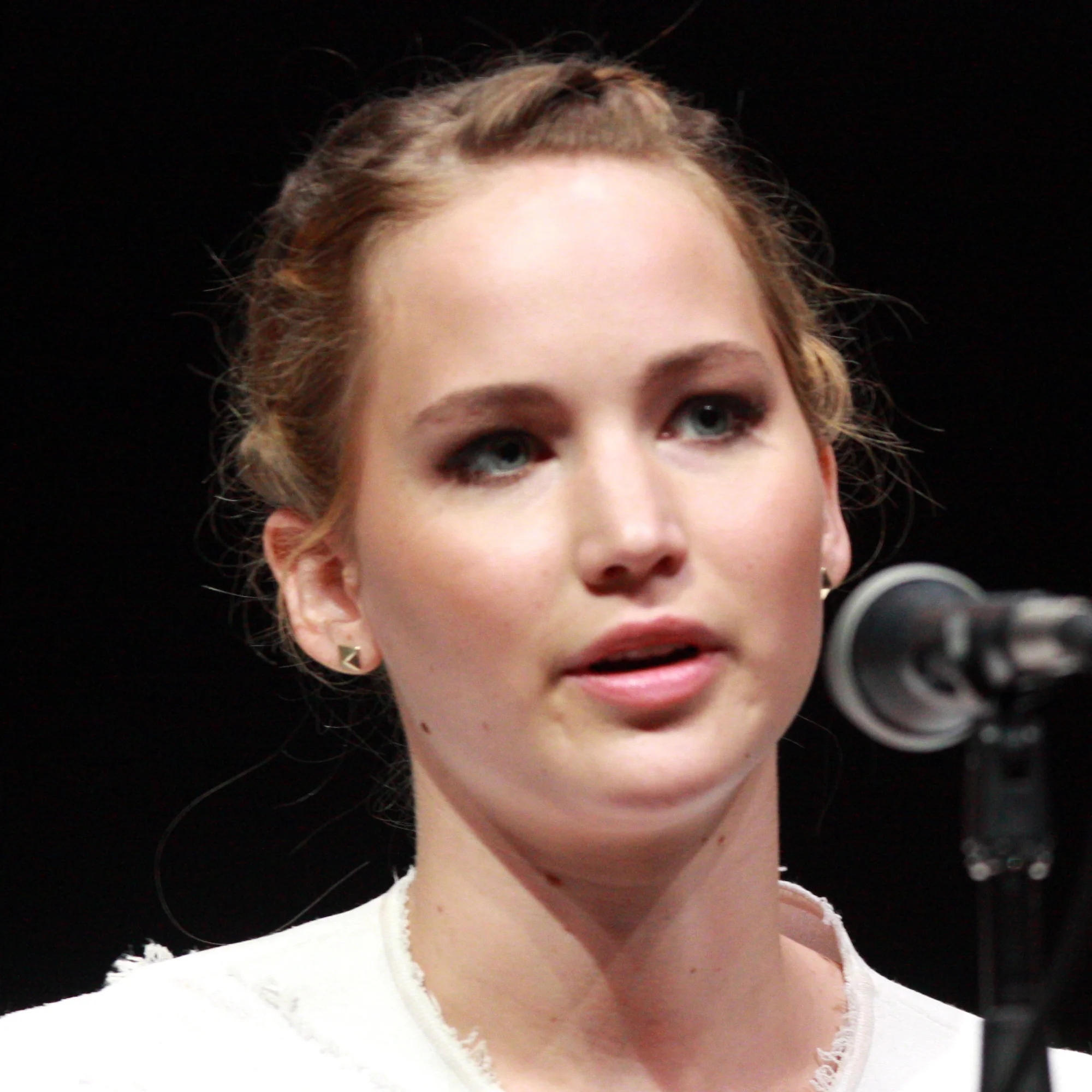 Jennifer Lawrence Uses Copyright Law to Take Down Hacked Photos