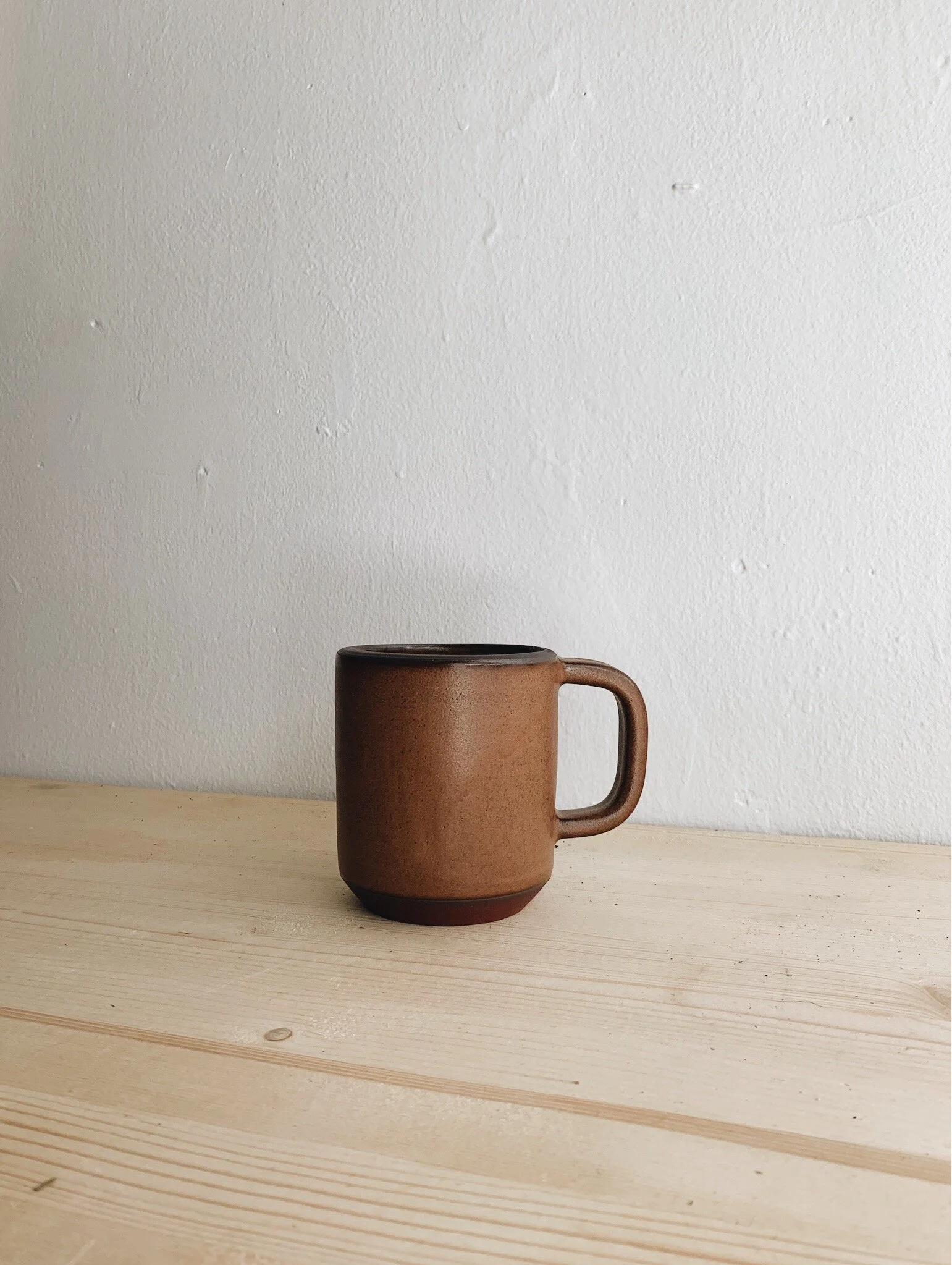 Rilo Mug | Hazel on Dark Brown