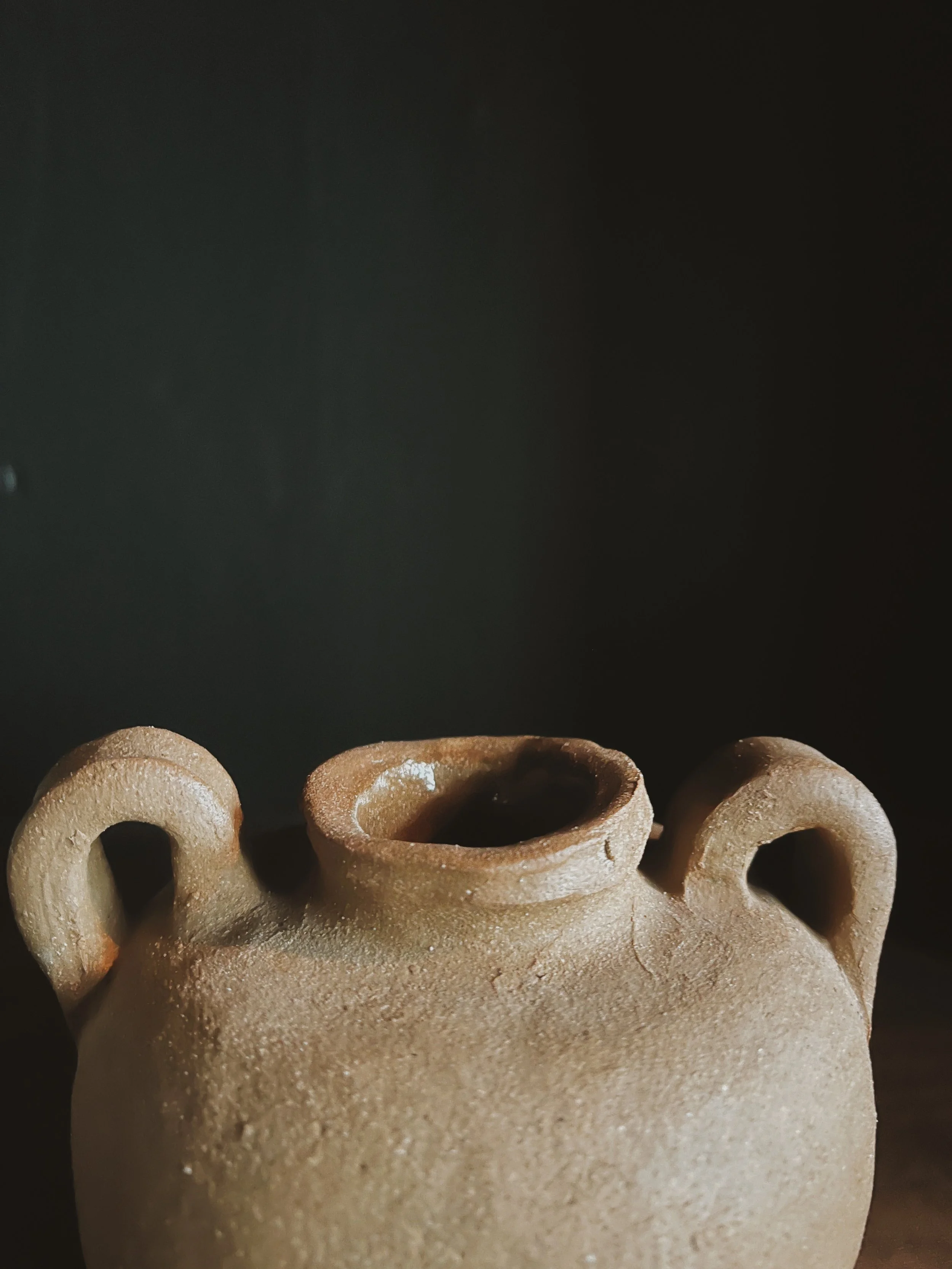 Earthen vase Close up.JPG