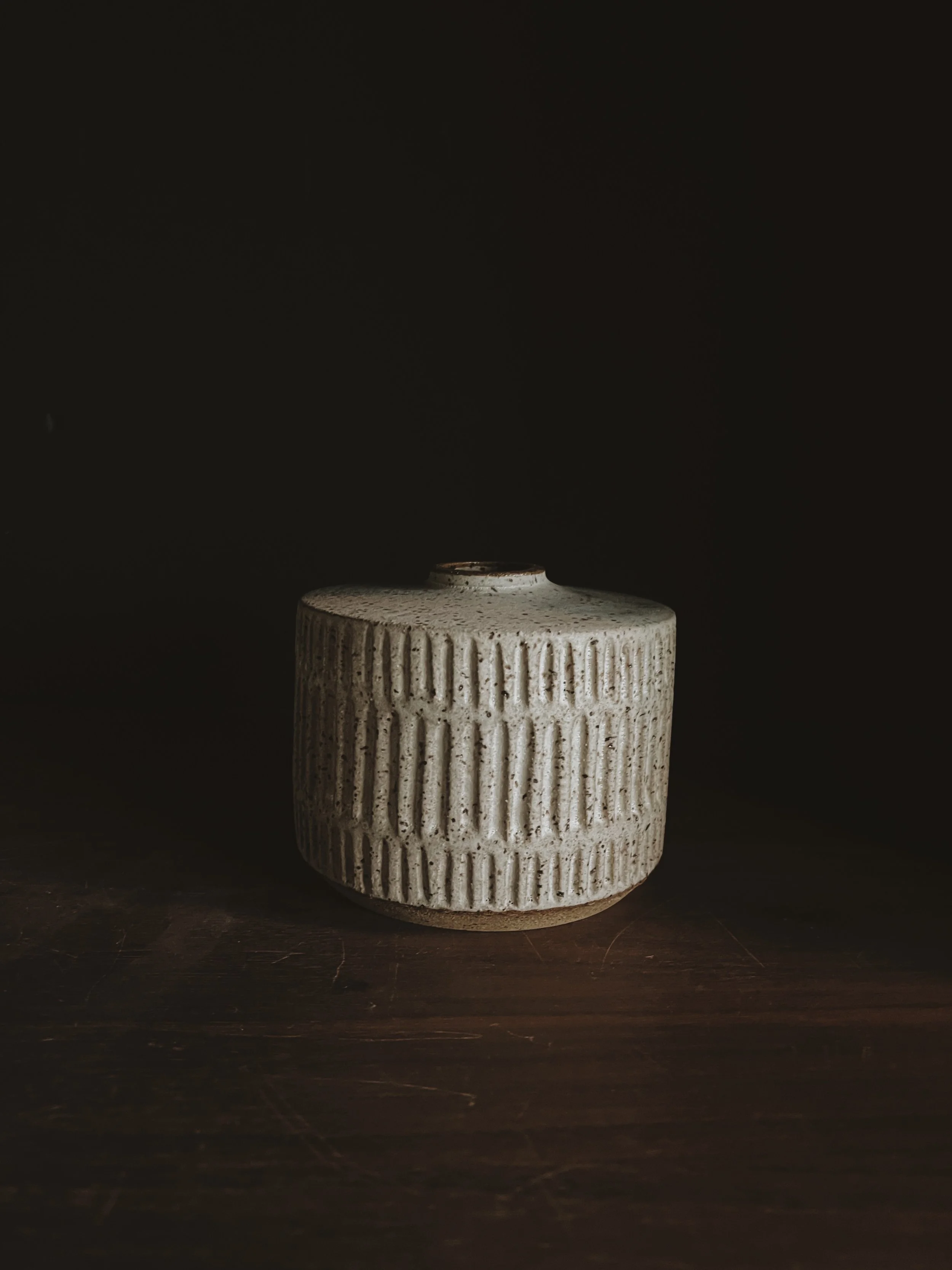 Wide Bud Vase Matte Speck