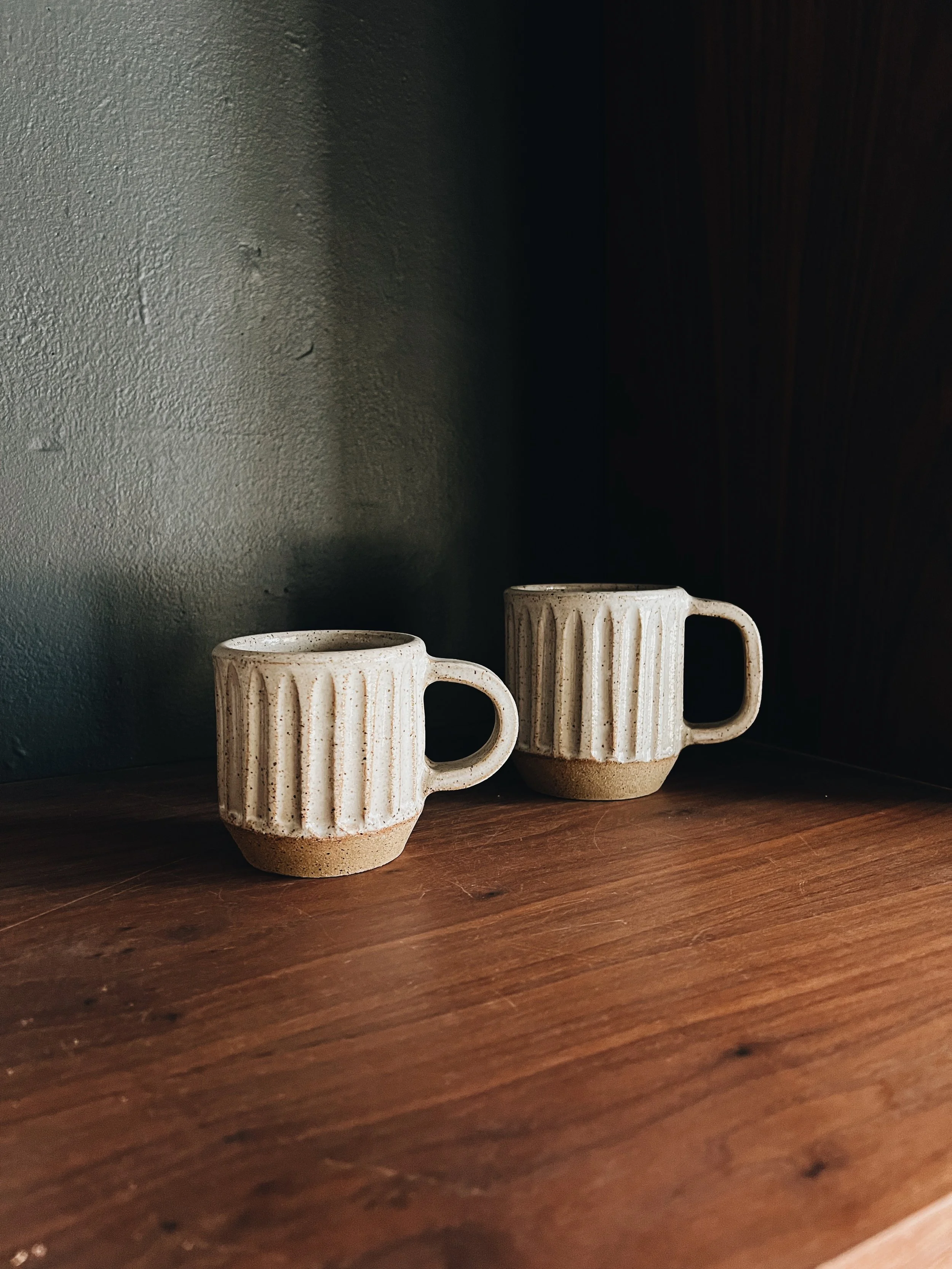 Rilo Mug - Wide Carved
