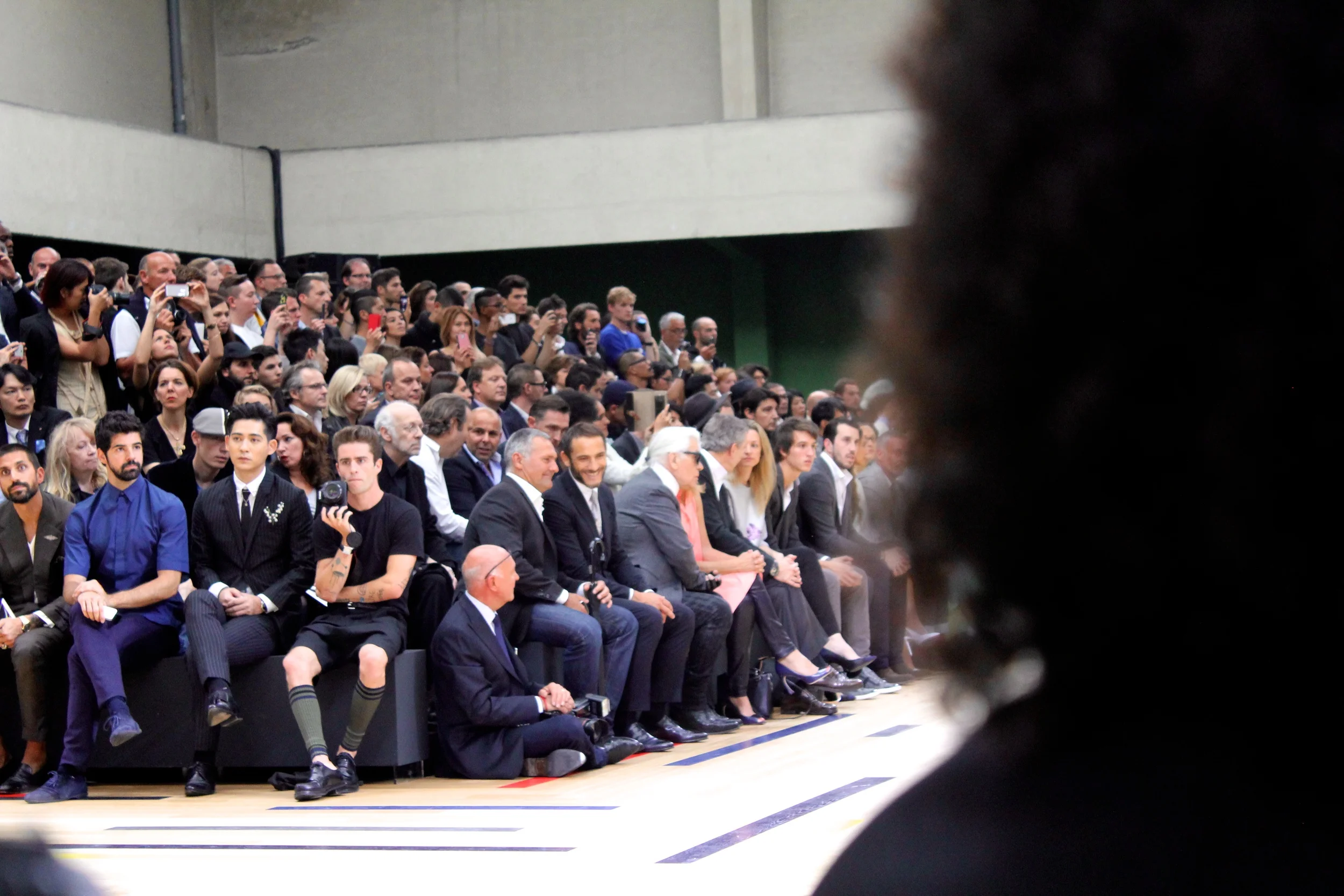 Front Row (from left to right): Miguel Angel Munoz (actor), Vic Chou ( 周渝民) , Prince Pelayo ( blogger ), Karl Lagerfeld