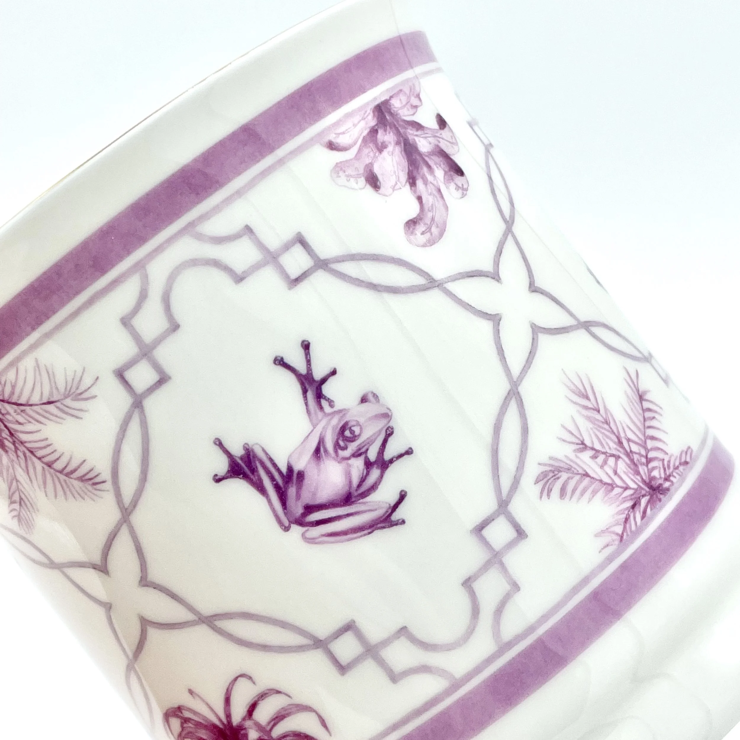 Fine Bone China Frog Animal Pattern Mug handmade in Britain with watercolour design and 24kt gold rim