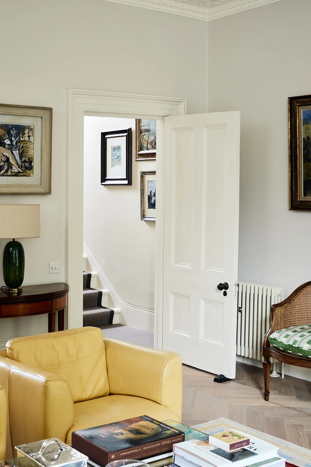 Holland Park_Nottinghill_Prime Architecture_RenovationLondon_1stFloorLanding.jpg