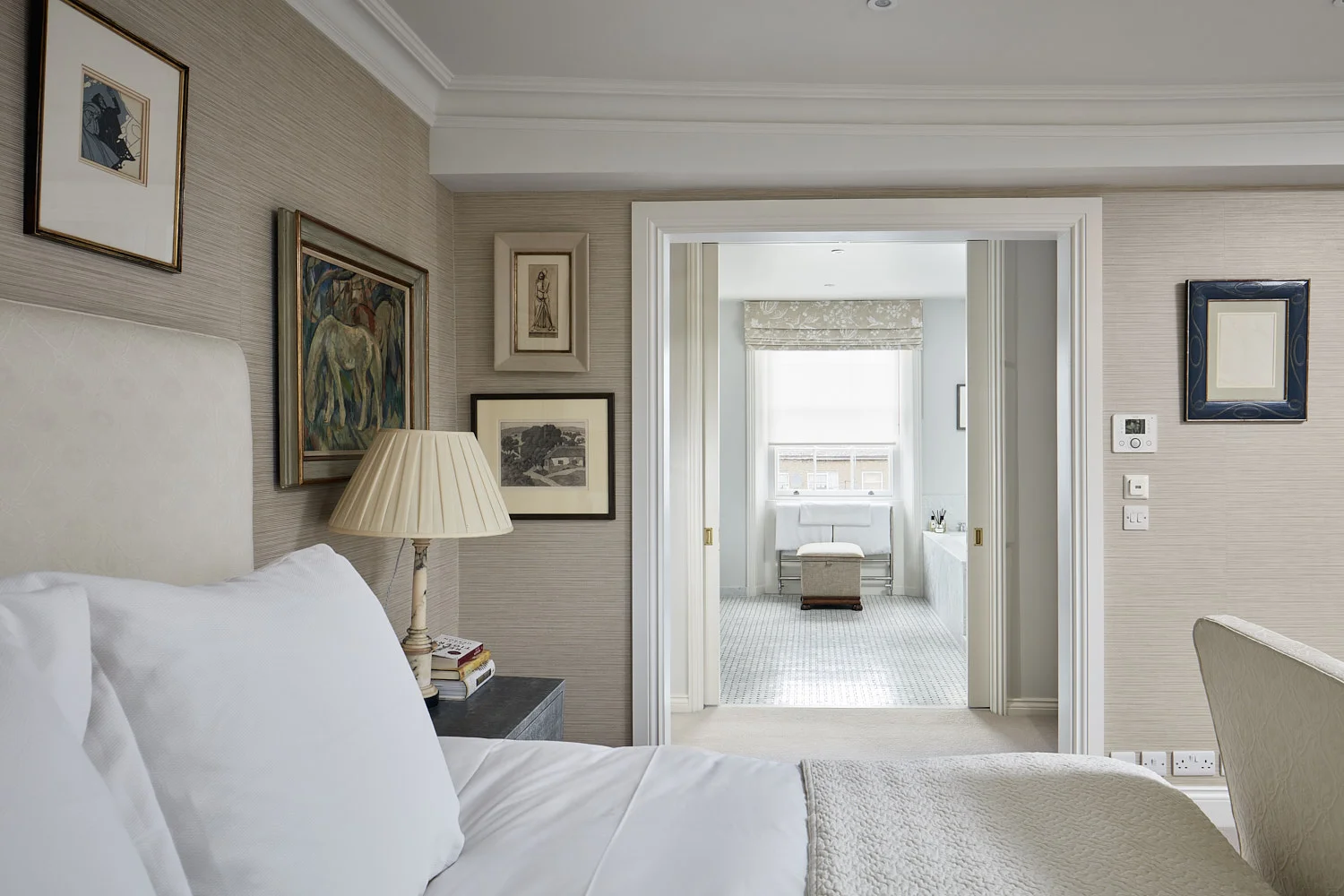Holland Park_Nottinghill_Prime Architecture_RenovationLondon_MasterBedroom_EnsuiteView.jpg