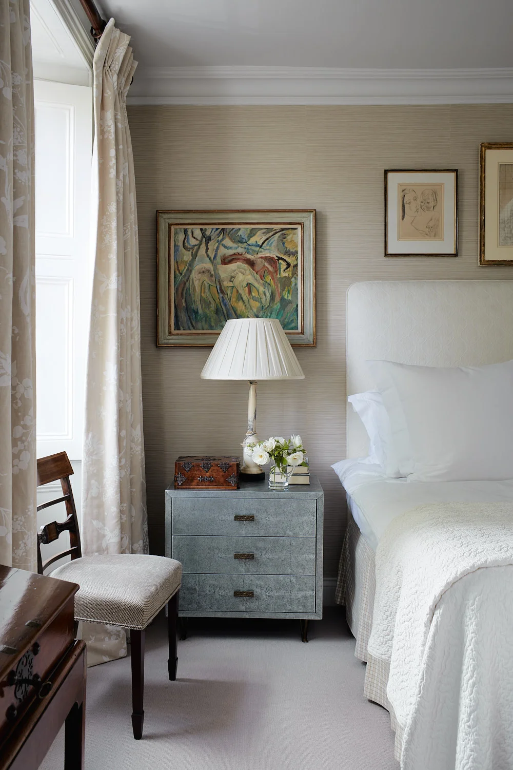 Holland Park_Nottinghill_Prime Architecture_RenovationLondon_MasterBedroom_SideTable.jpg