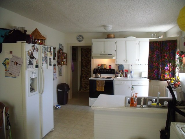 dining area kitchen.JPG