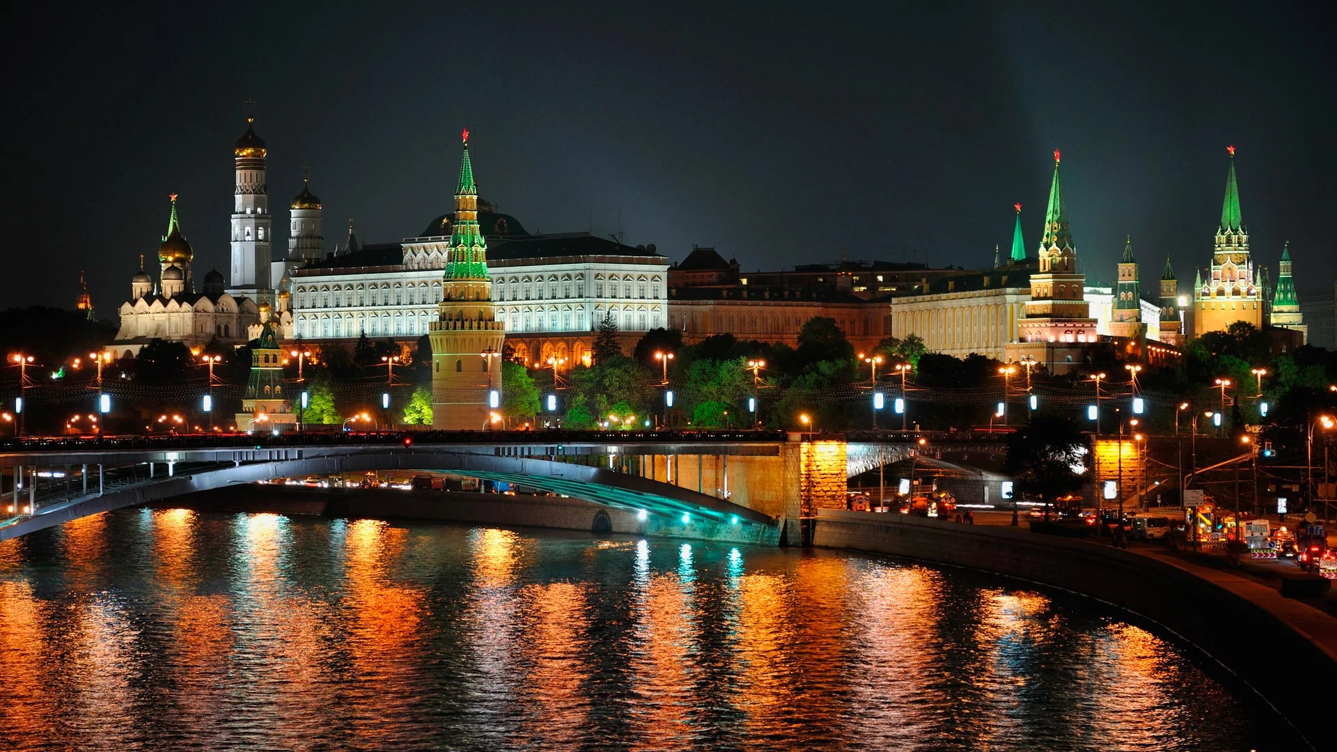 moskva-nochyu.jpg