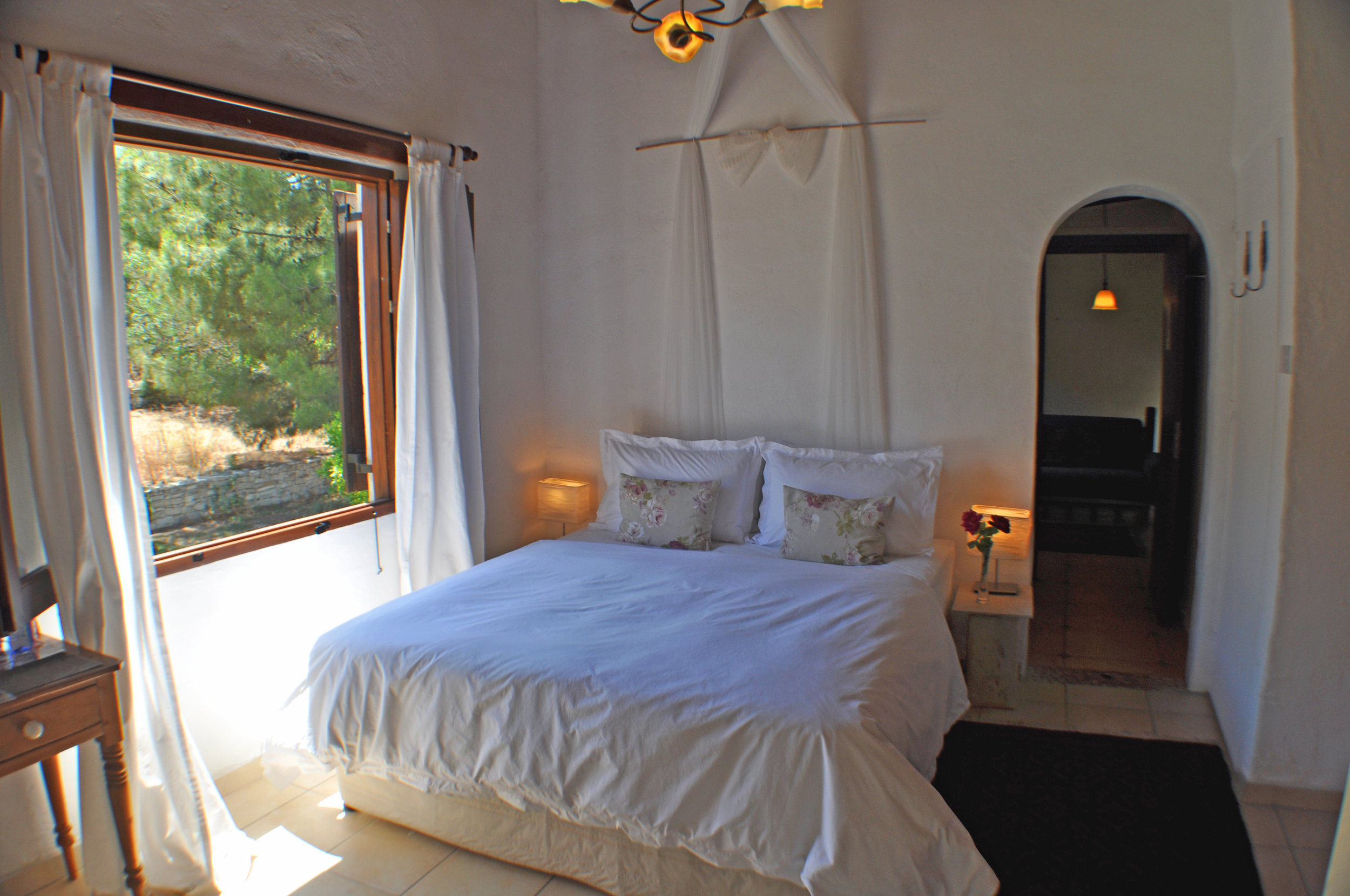 Hillside Bdrm.jpg
